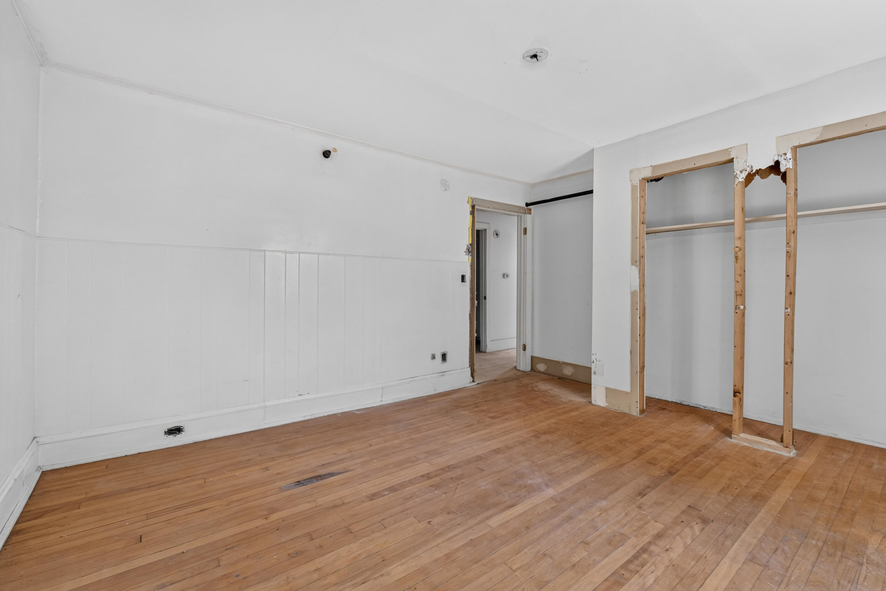 6 Amherst Street