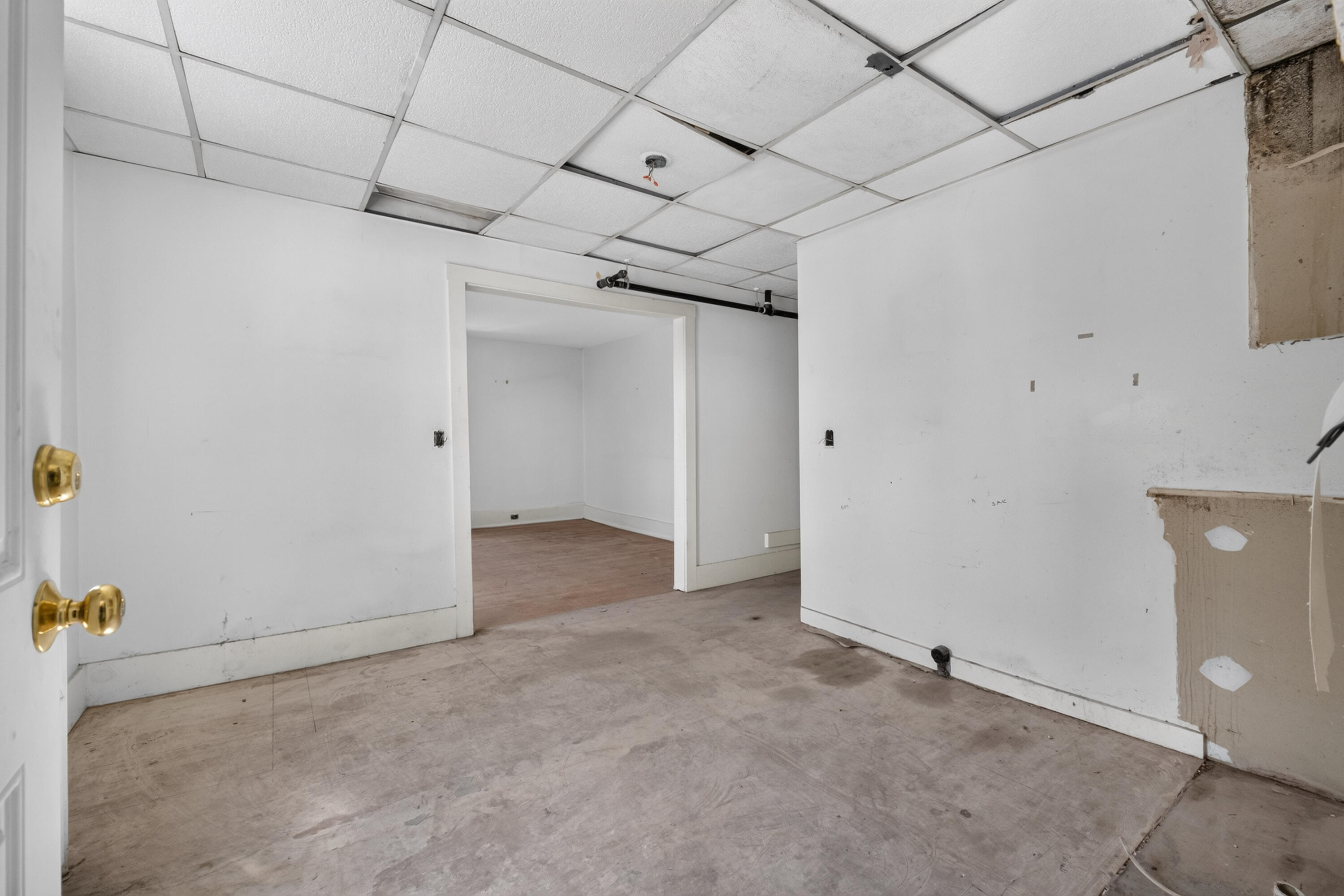 6 Amherst Street