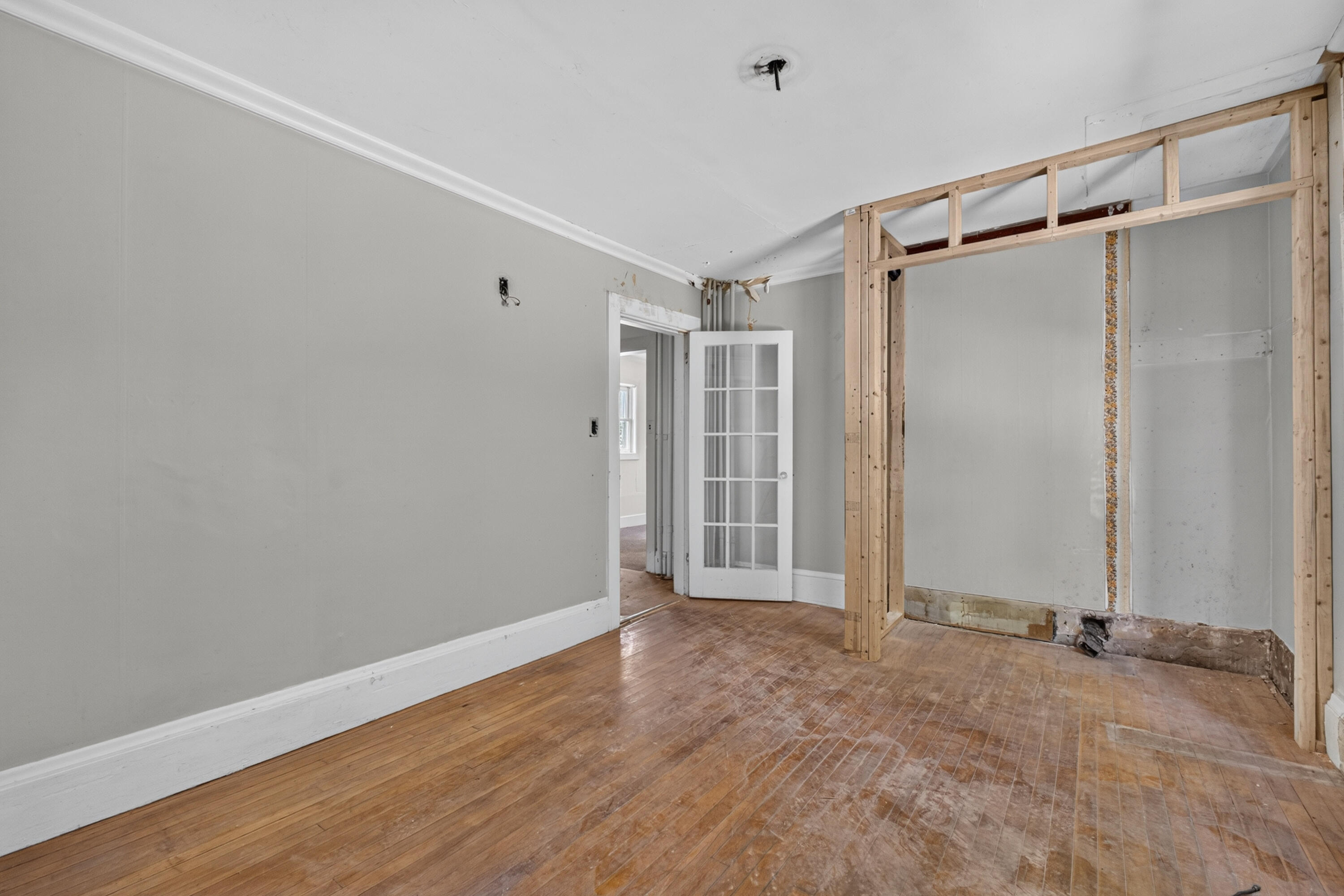 6 Amherst Street