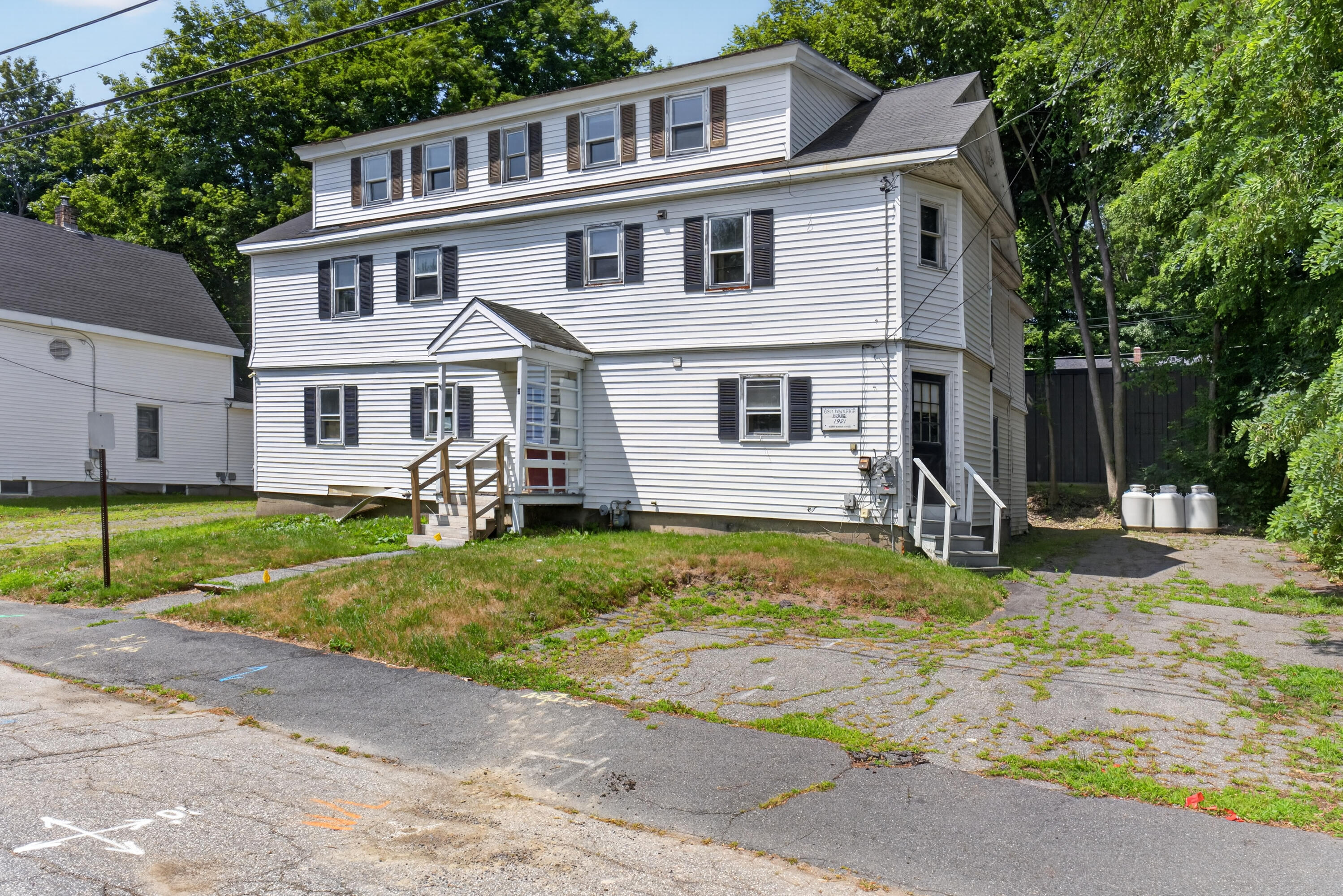 6 Amherst Street