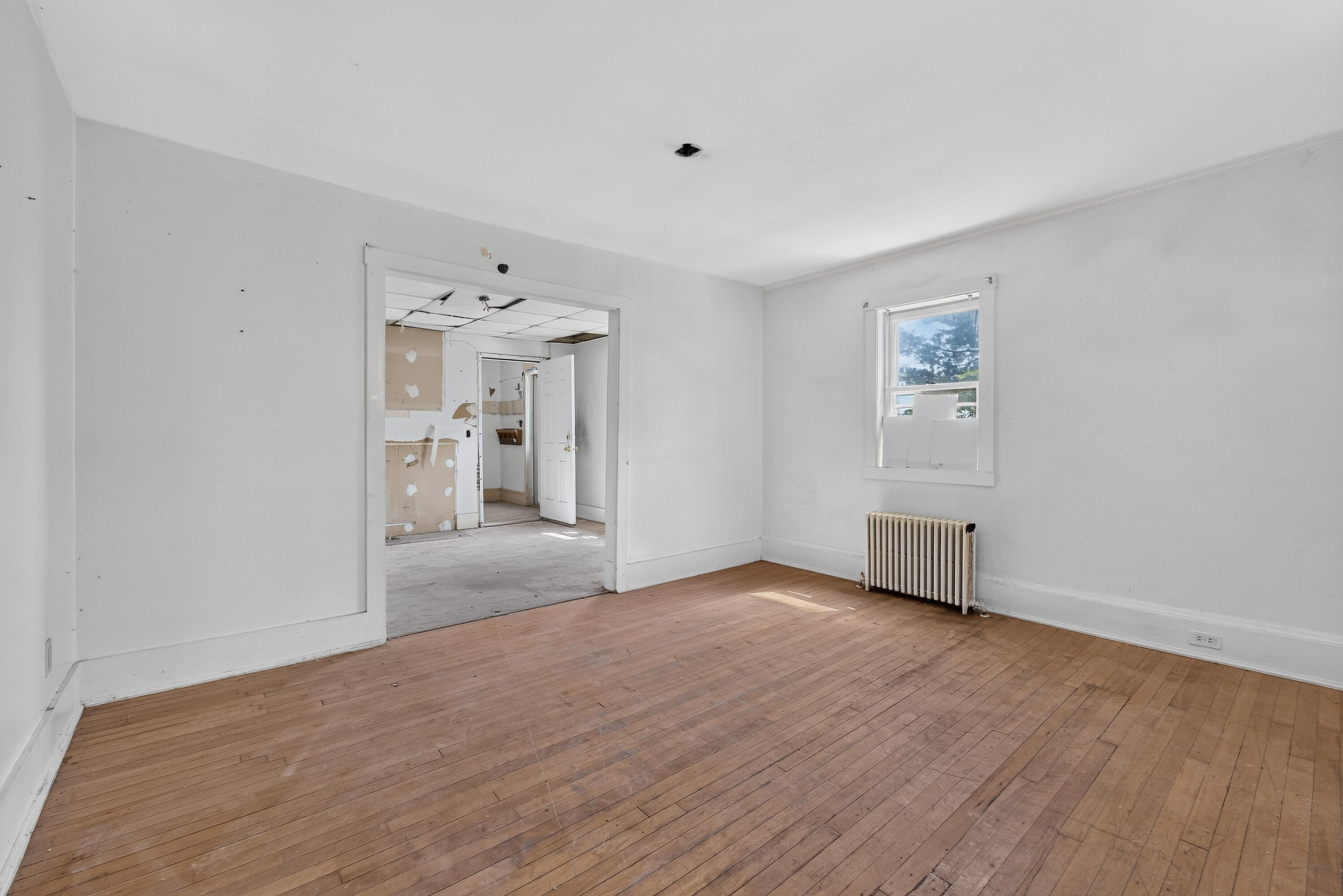 6 Amherst Street