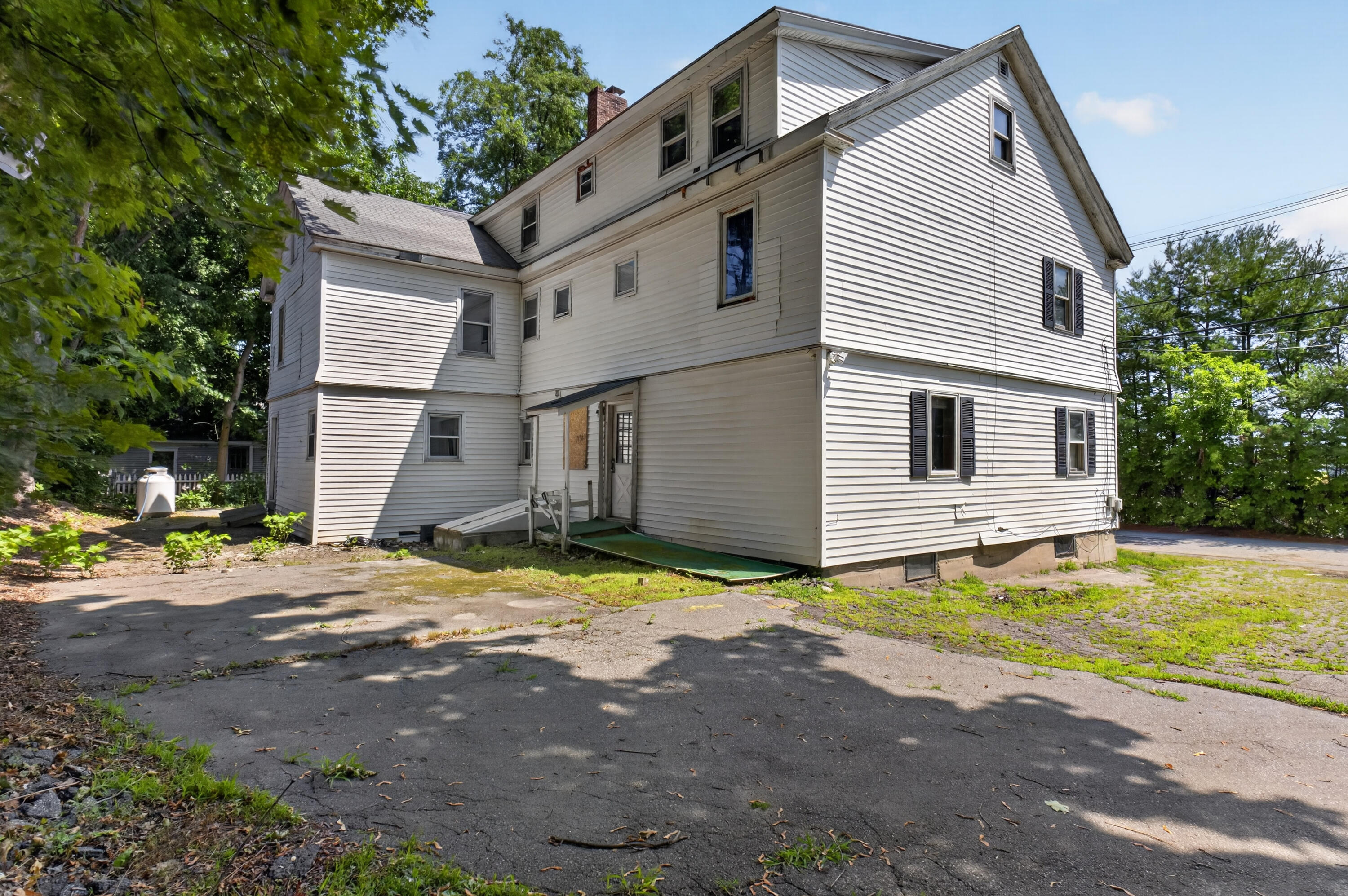 6 Amherst Street
