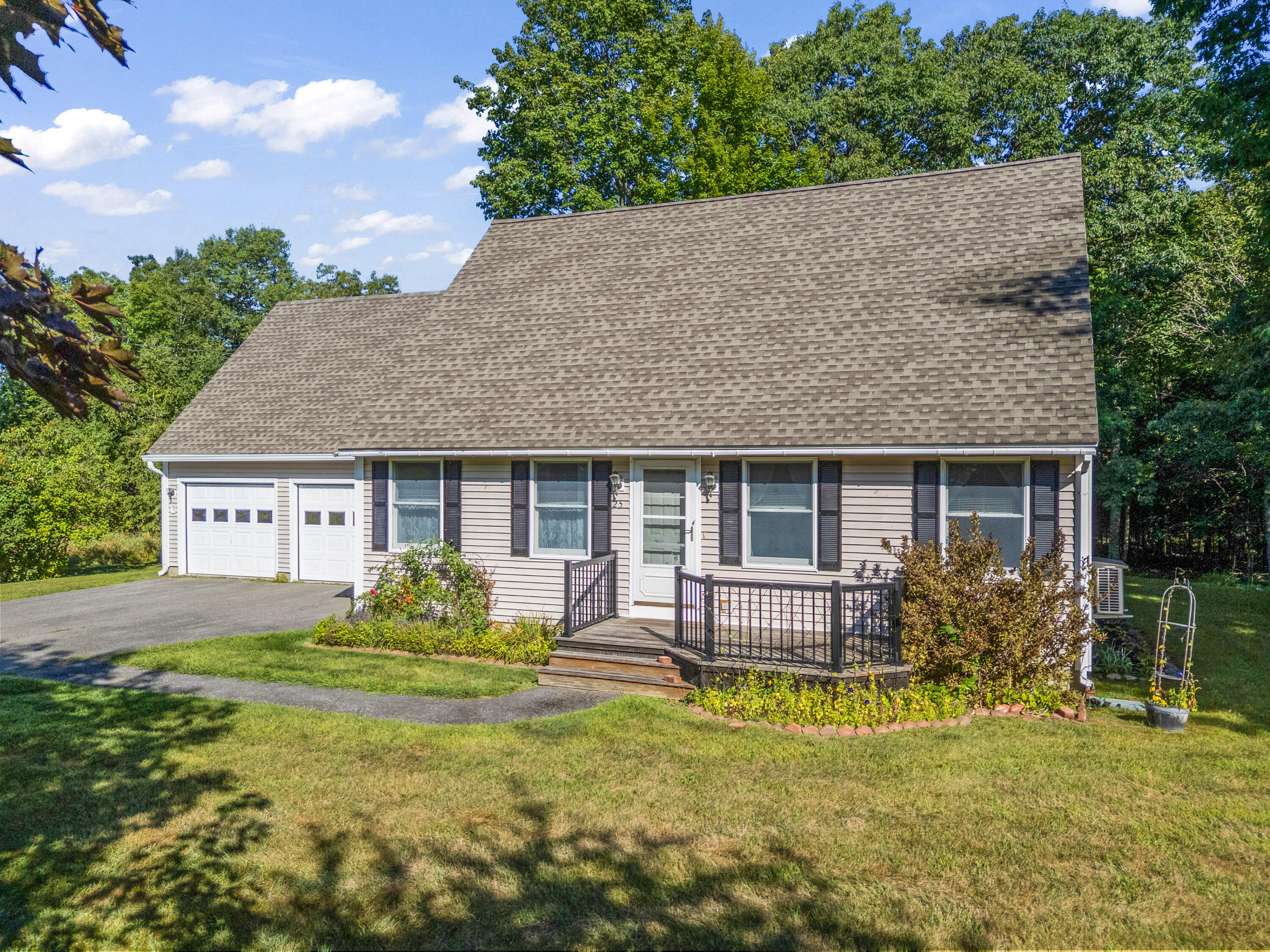 25 Munn Drive