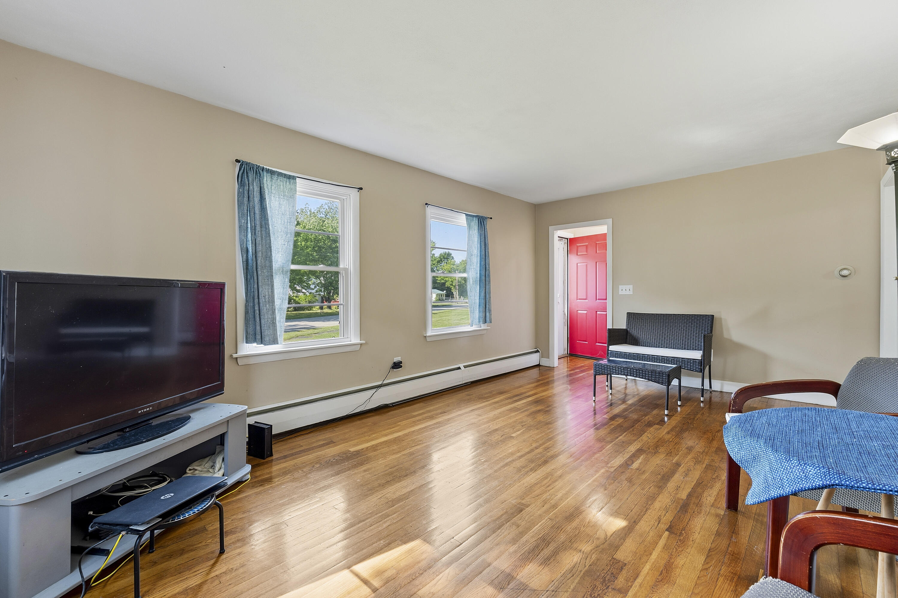 6 Caswell Street