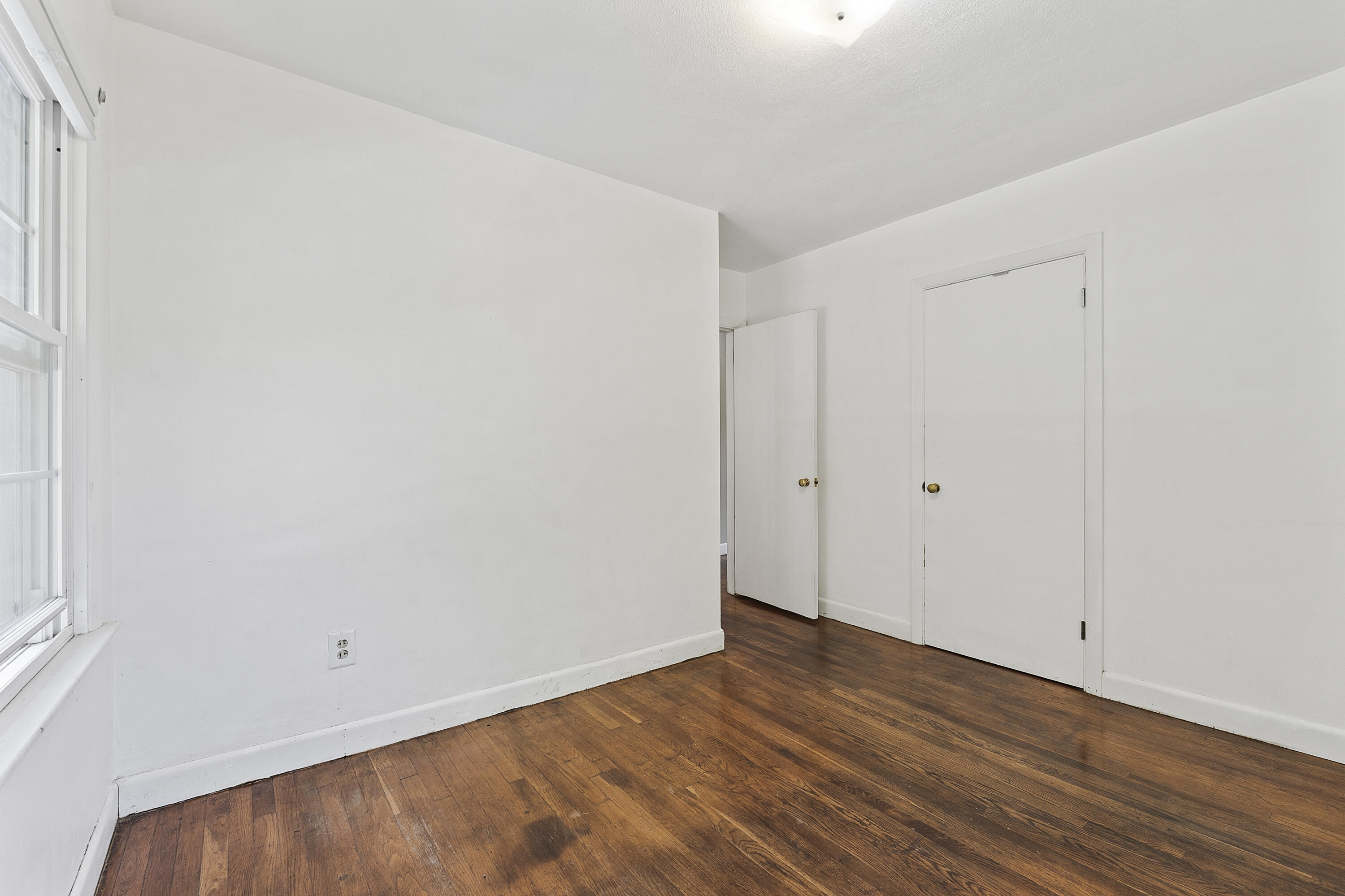 6 Caswell Street