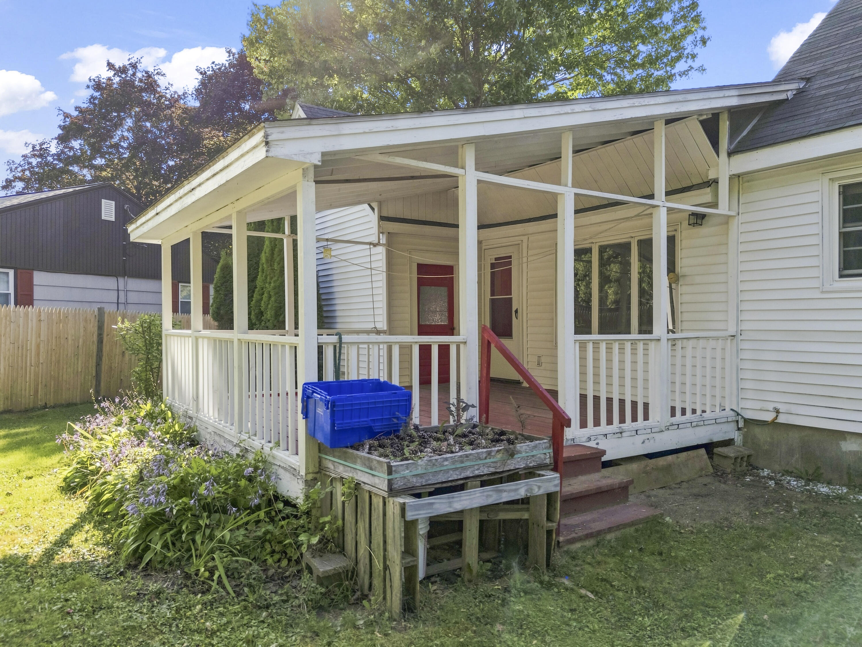 6 Caswell Street