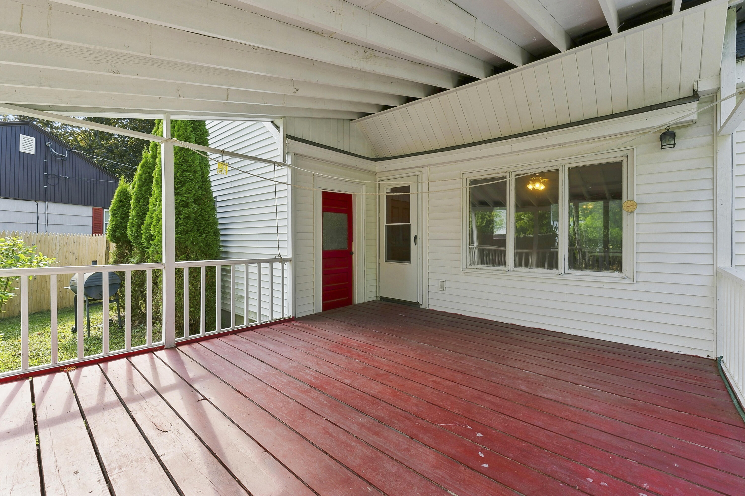 6 Caswell Street