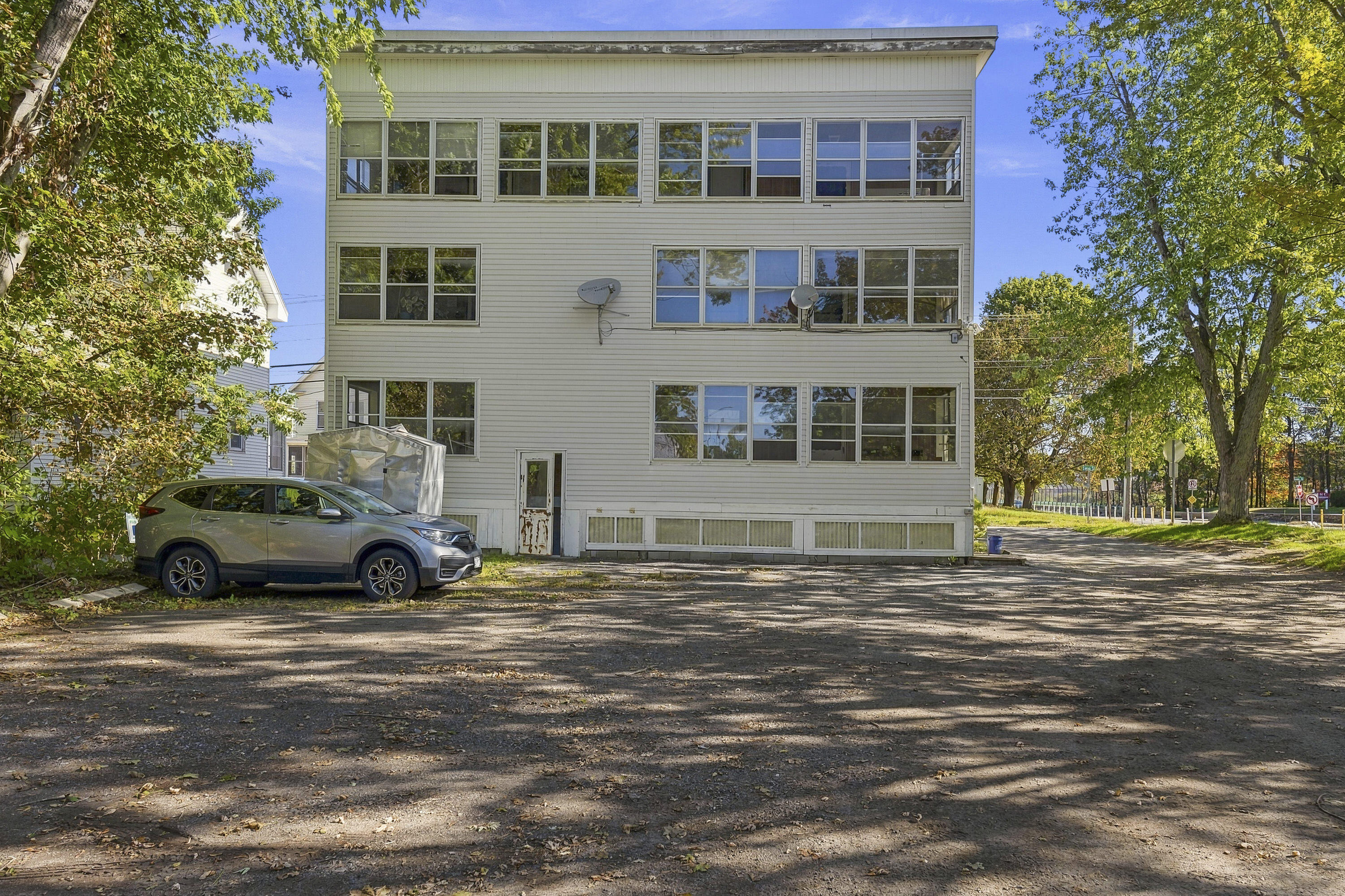 12 Swan Street