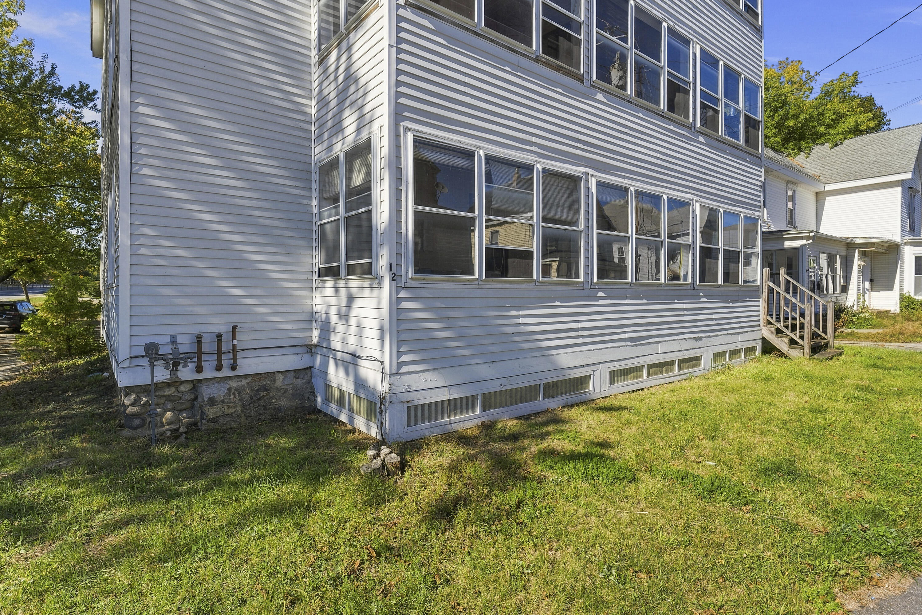 12 Swan Street