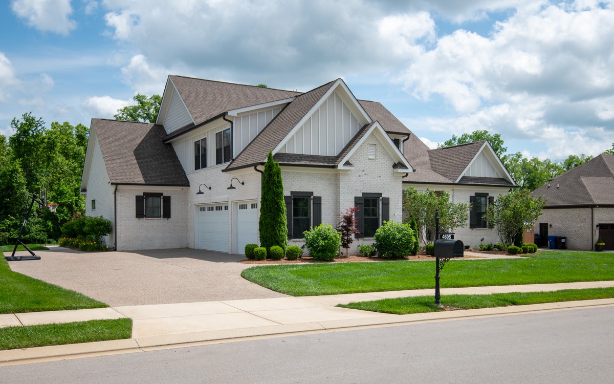 4605 Majestic Meadows Dr