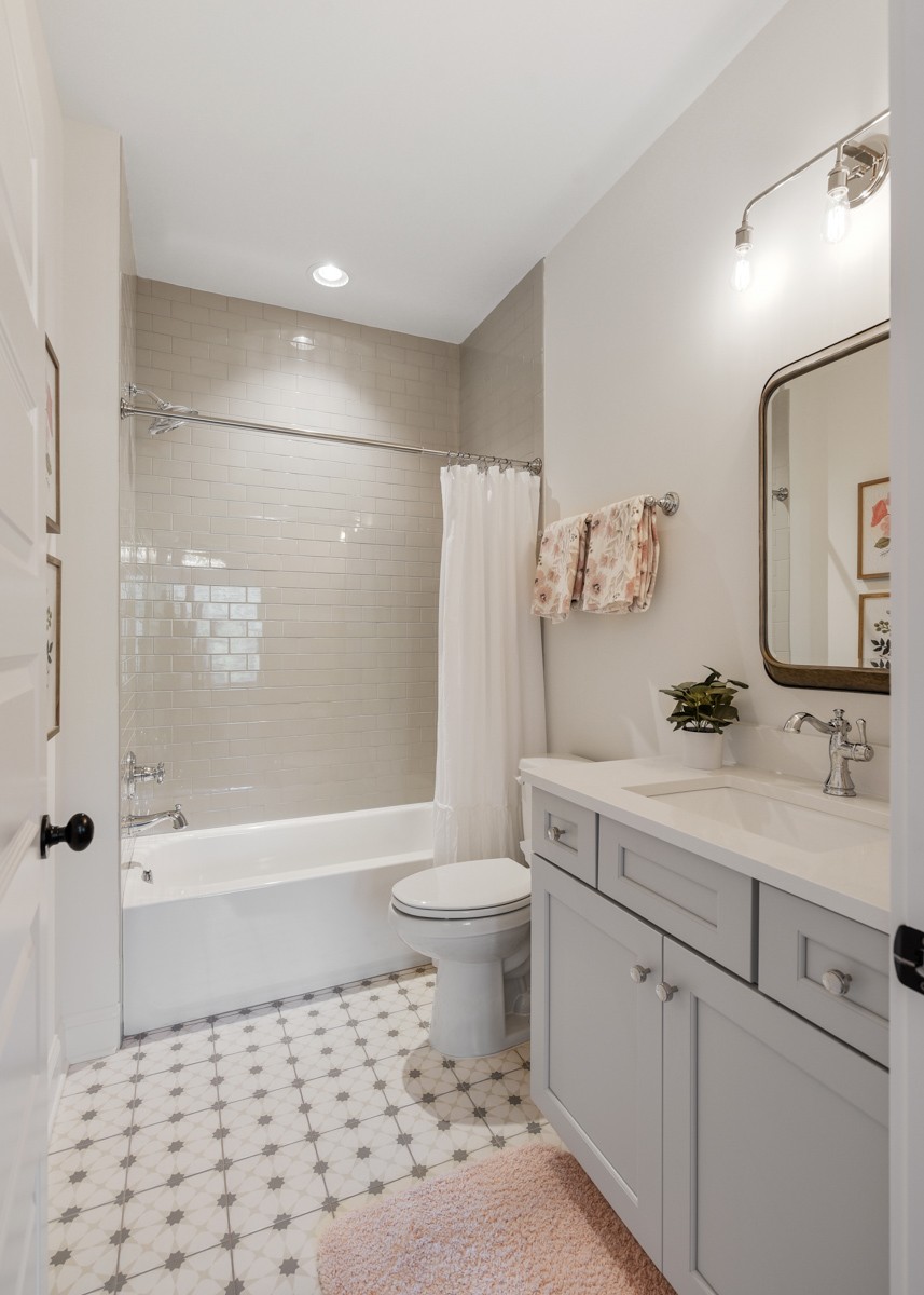 4605 Majestic Meadows Dr