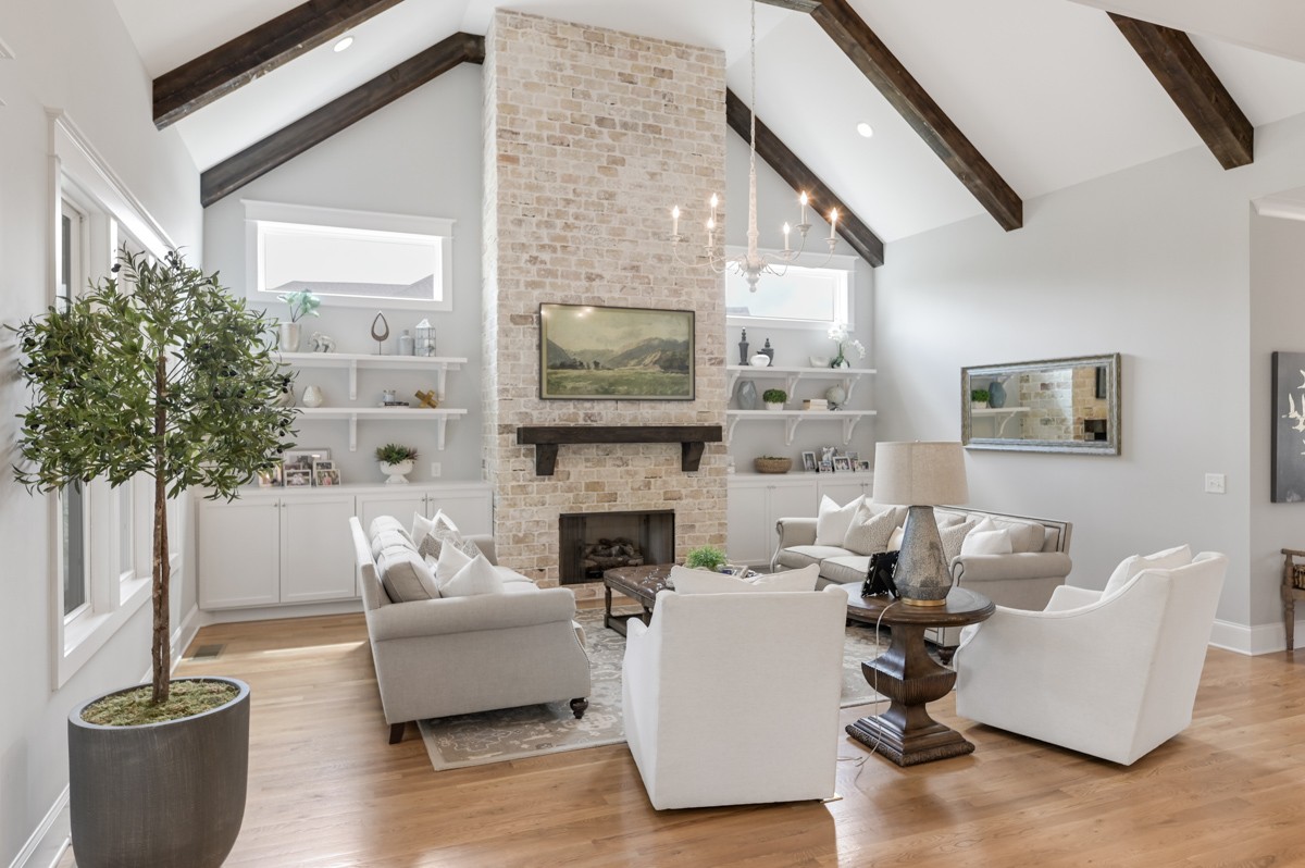 4605 Majestic Meadows Dr