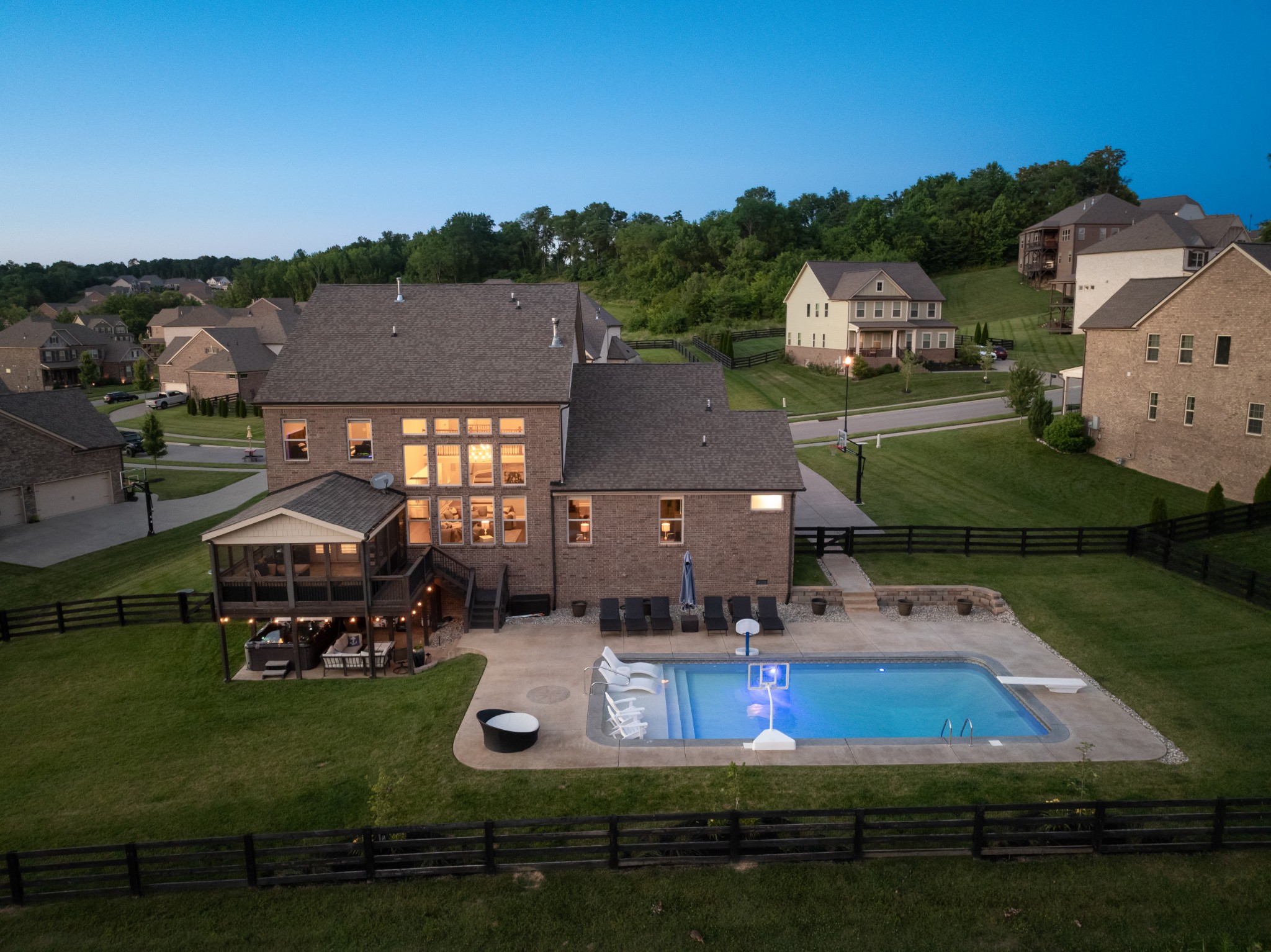 6809 Flower Hill Dr