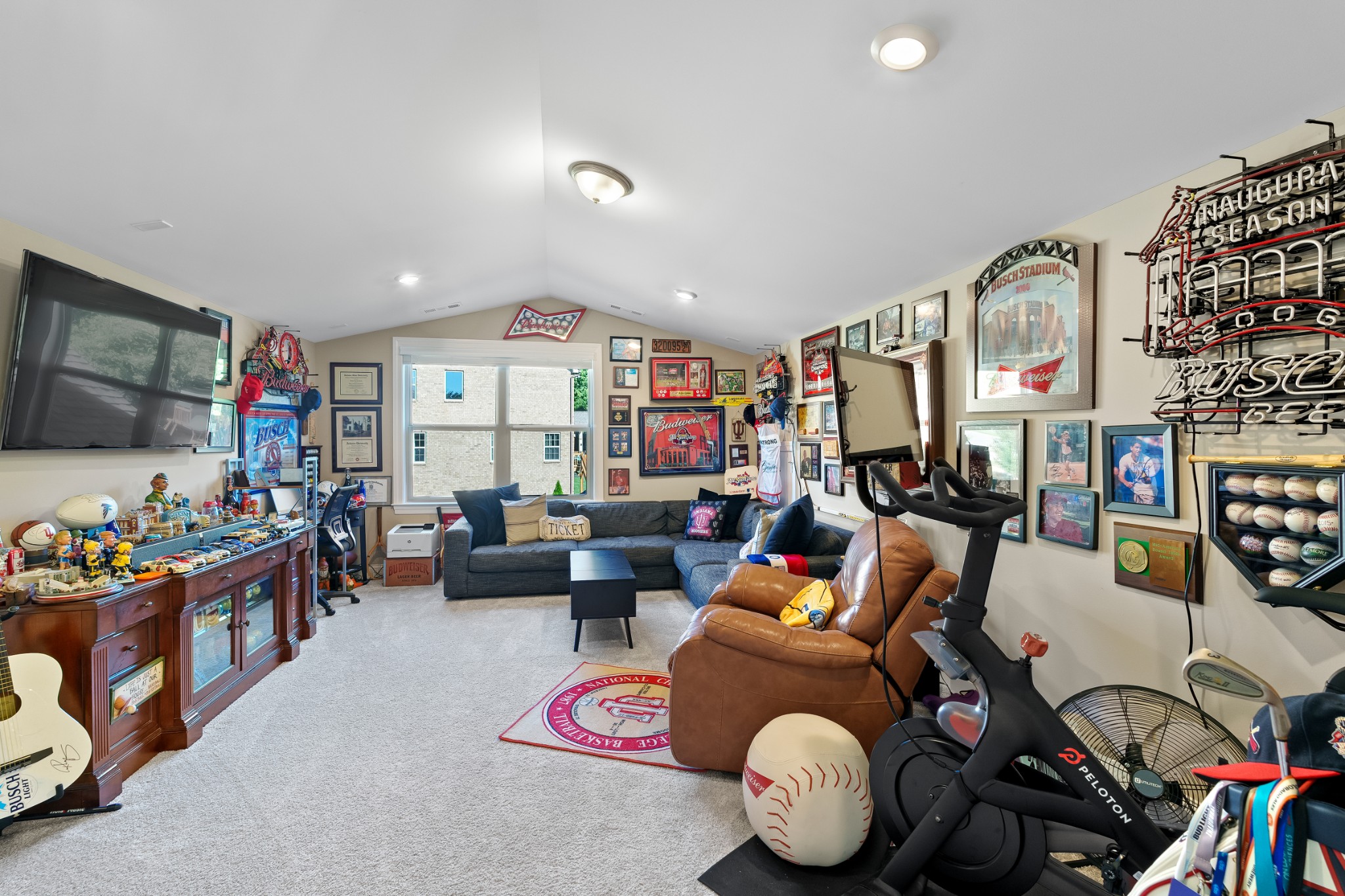 6809 Flower Hill Dr