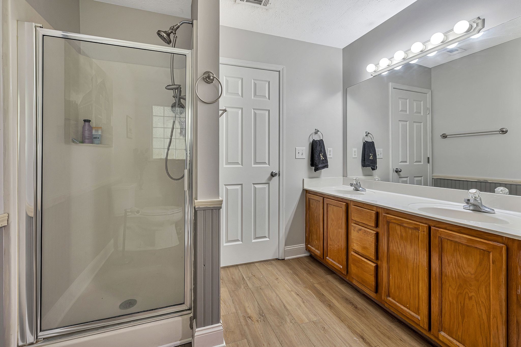 2122 Burgess Ln