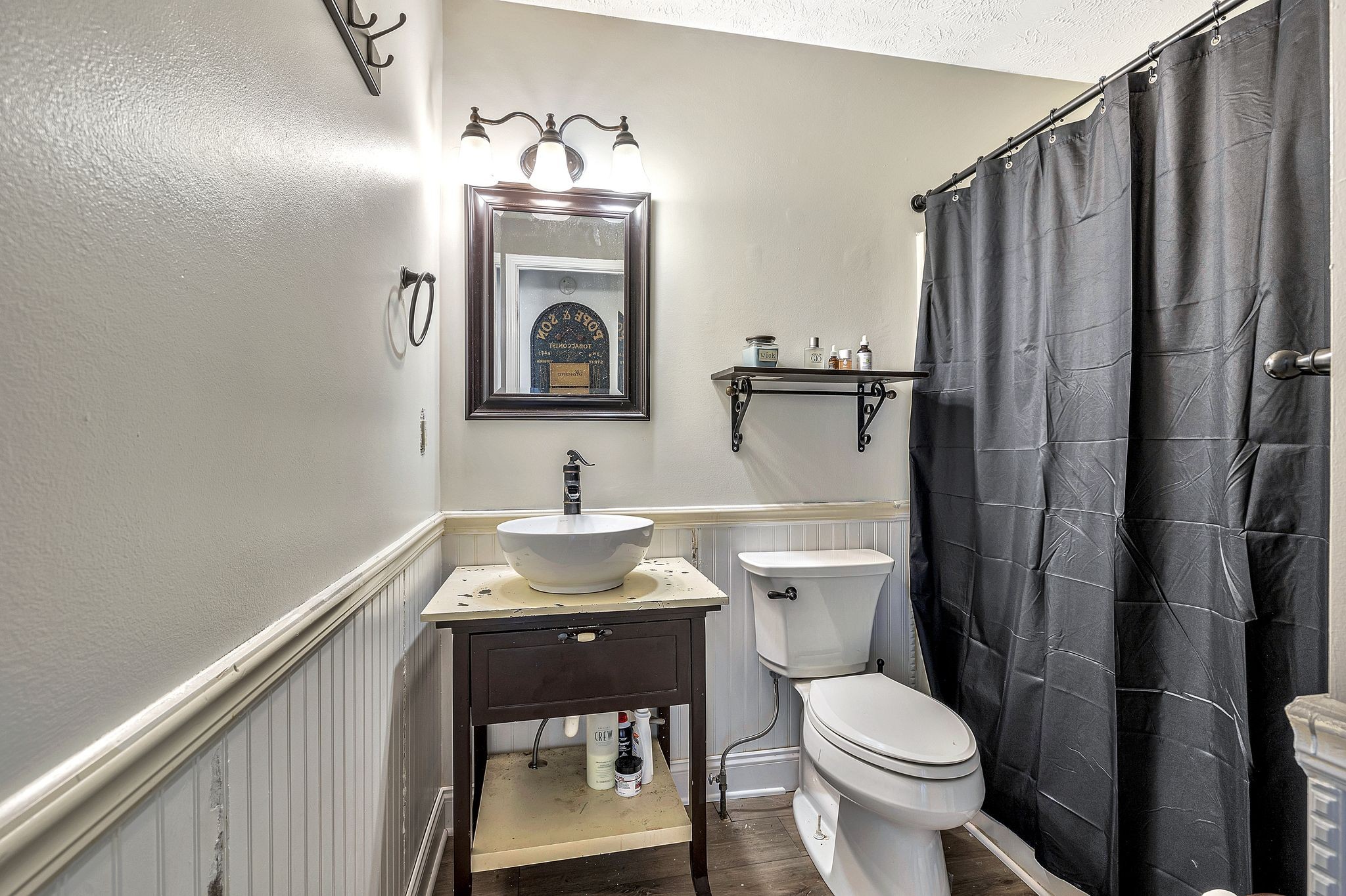2122 Burgess Ln