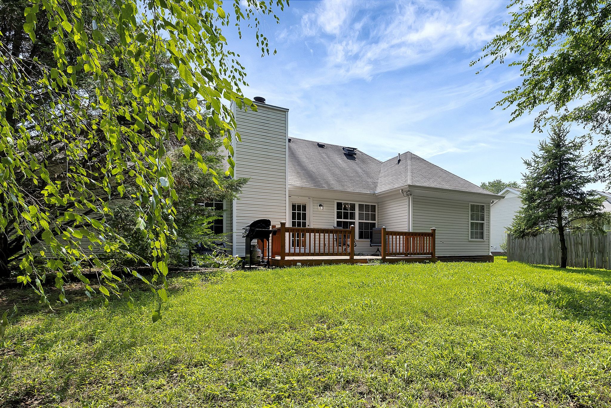 2122 Burgess Ln