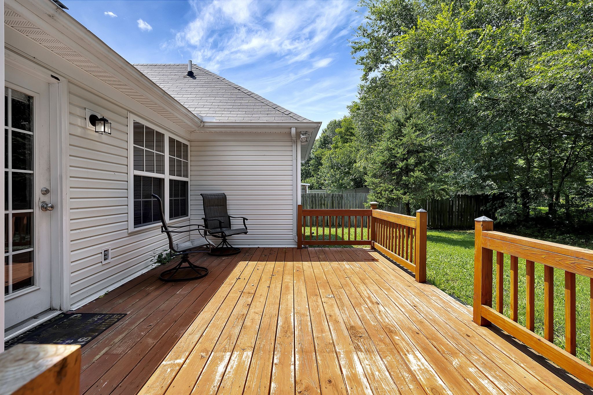 2122 Burgess Ln