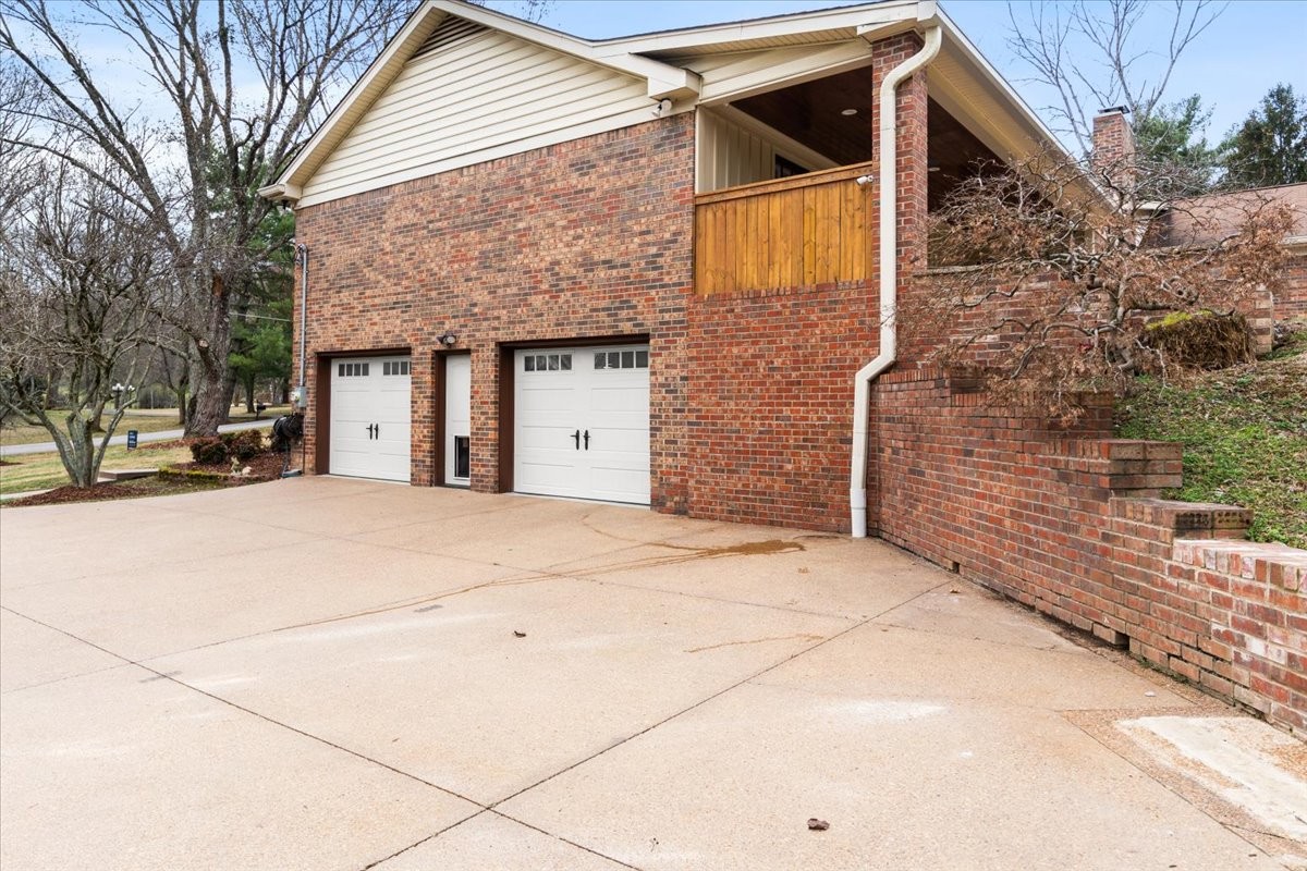 107 Century Oak Dr