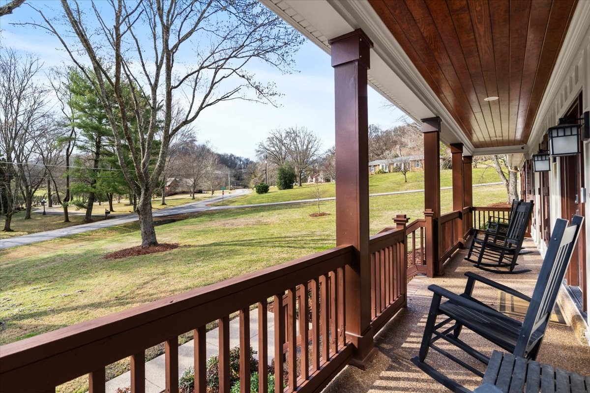 107 Century Oak Dr