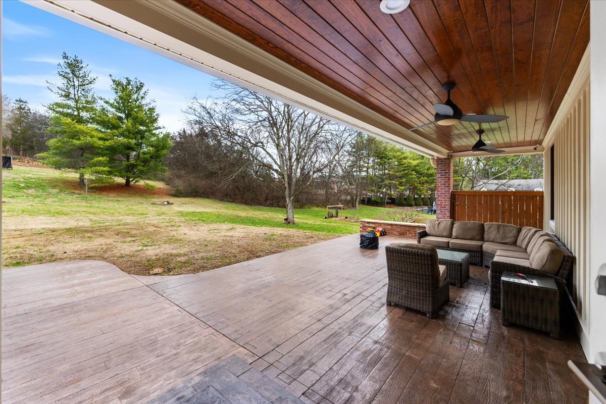 107 Century Oak Dr