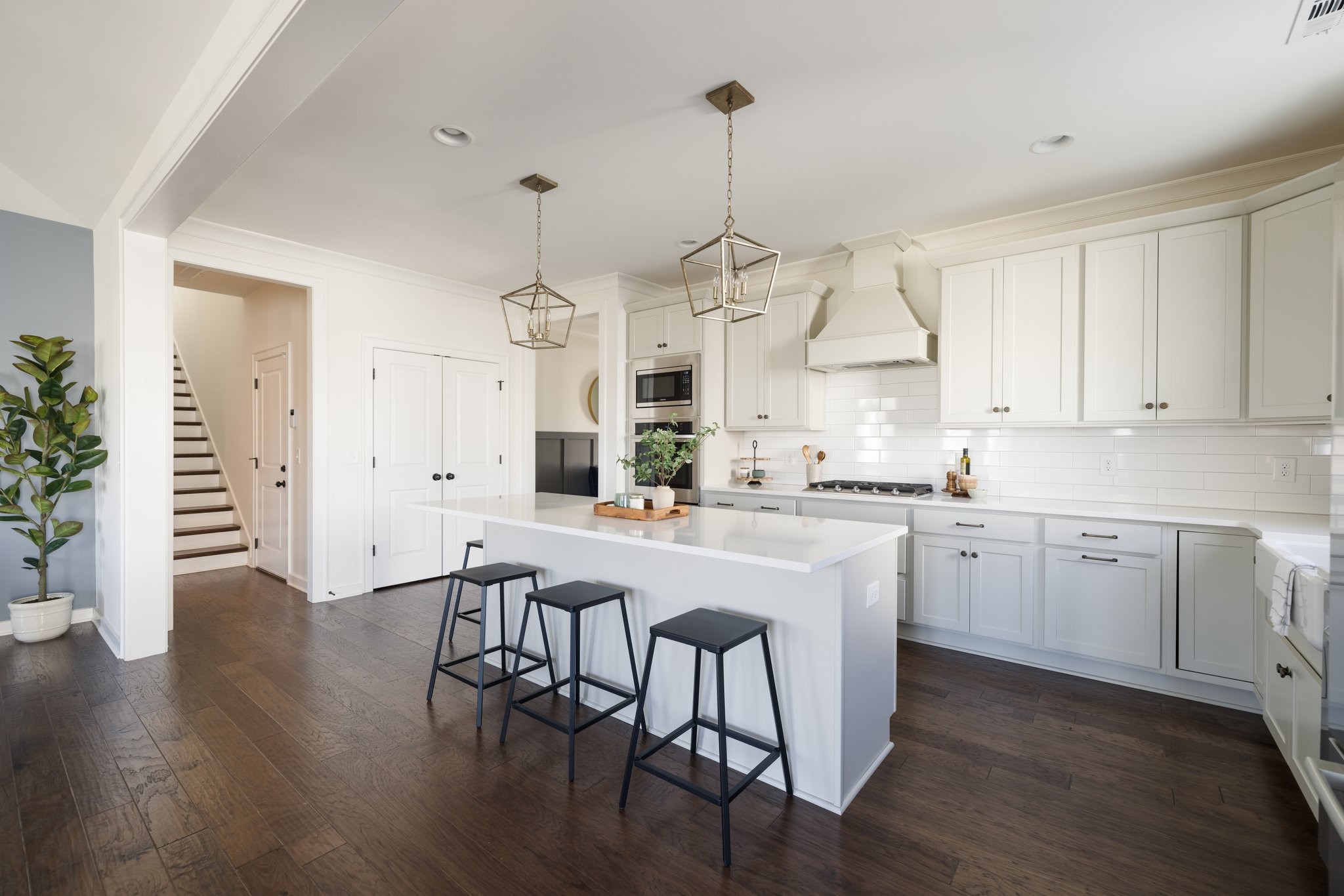 7412 Flatbush Dr