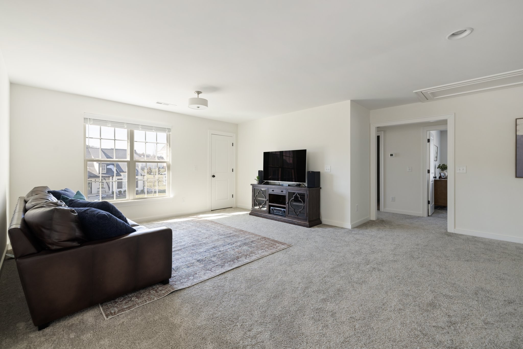 7412 Flatbush Dr