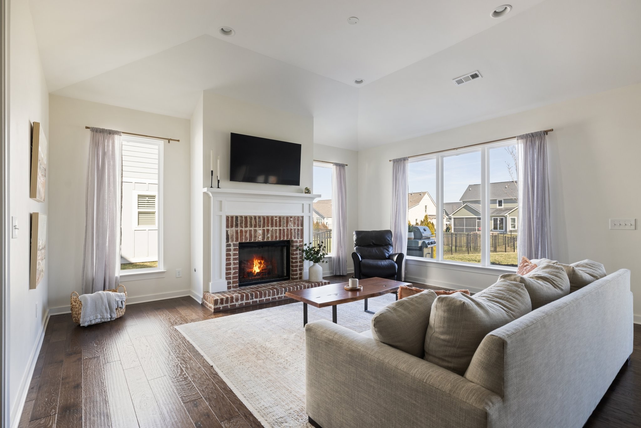 7412 Flatbush Dr