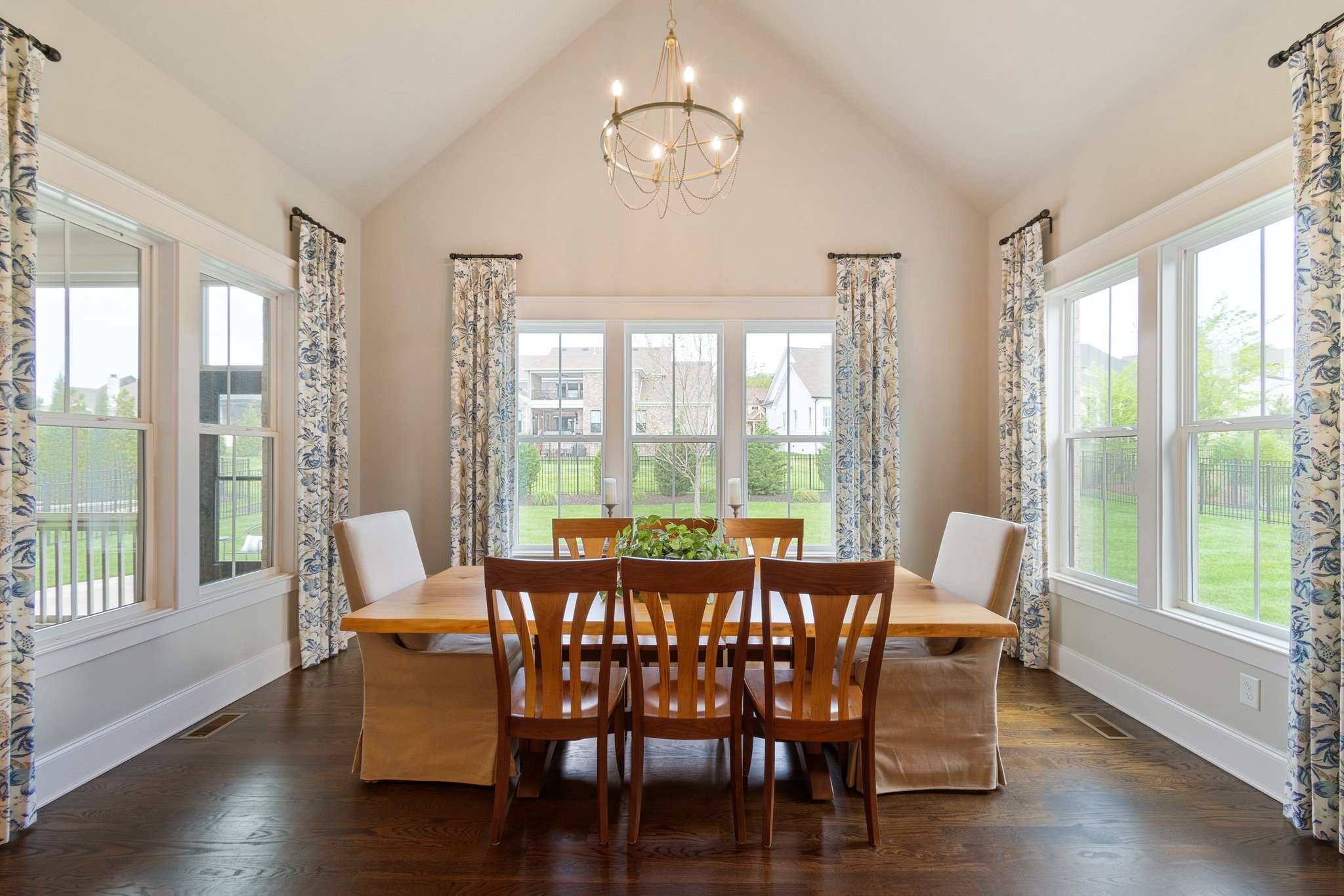 4586 Majestic Meadows Dr