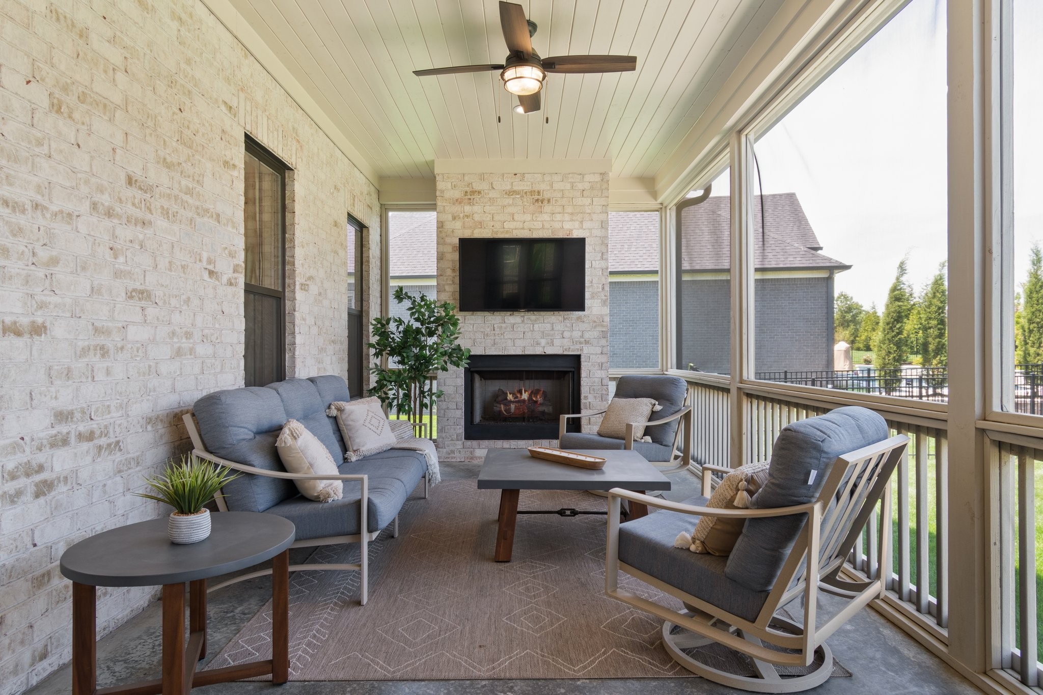 4586 Majestic Meadows Dr