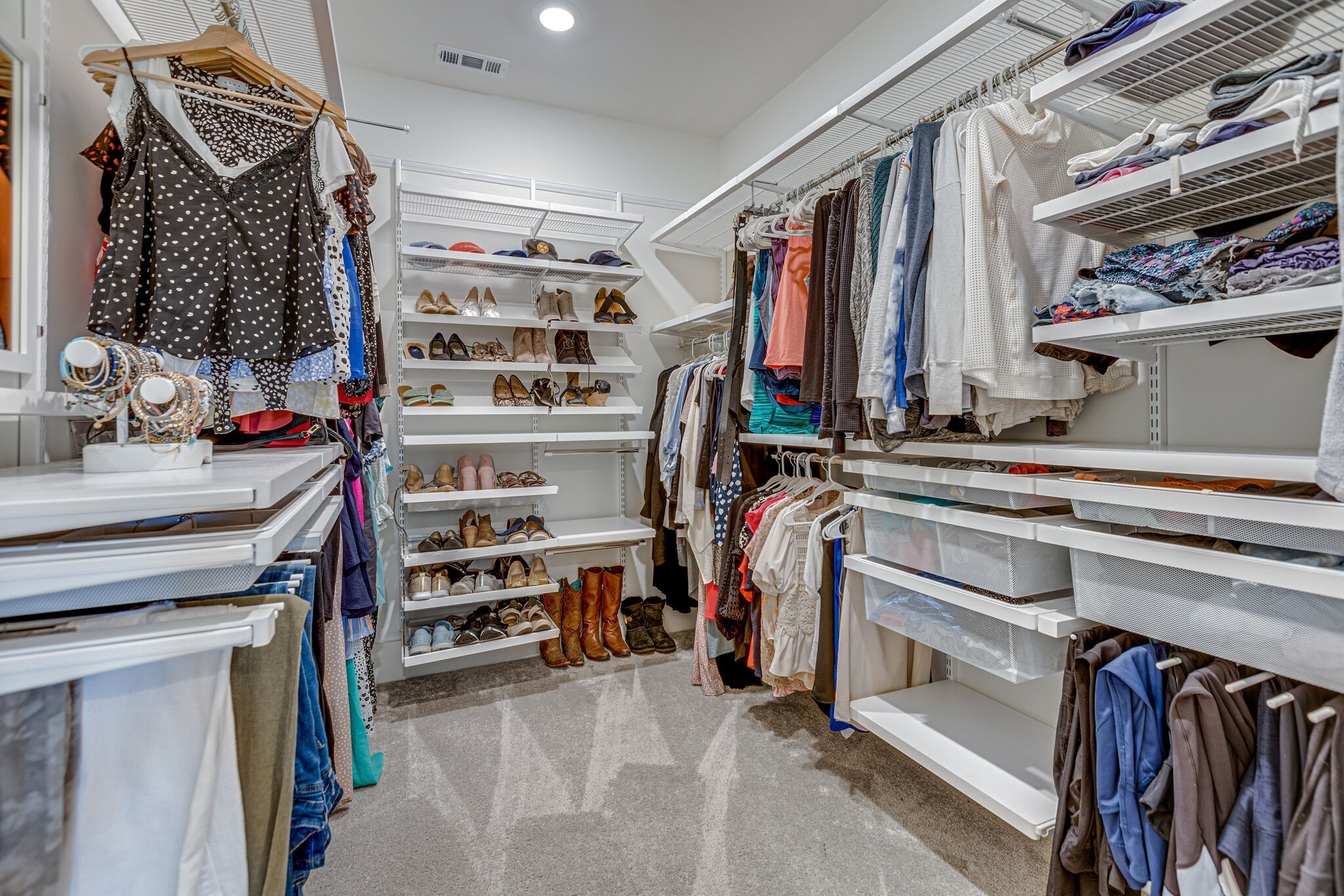 7542 Delancey Dr