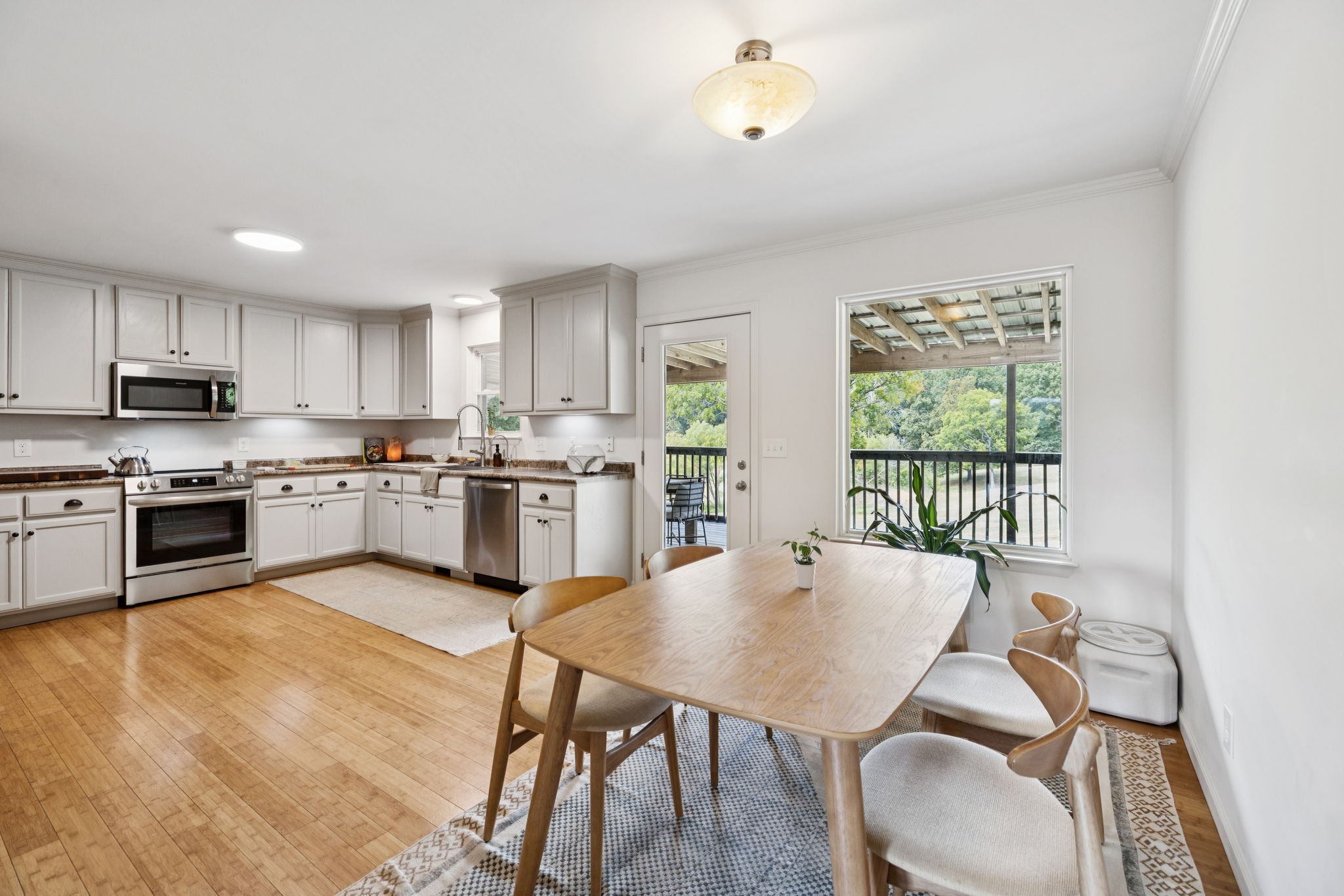 6938 Arno Allisona Rd