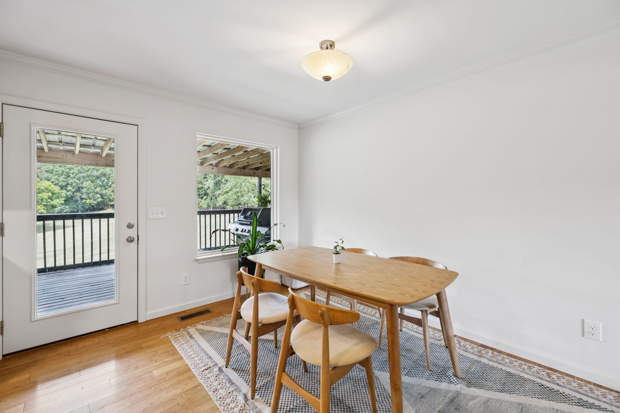 6938 Arno Allisona Rd