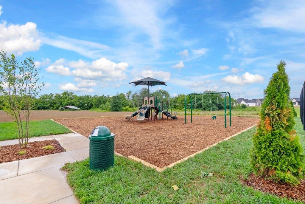 8038 Whitcroft Dr