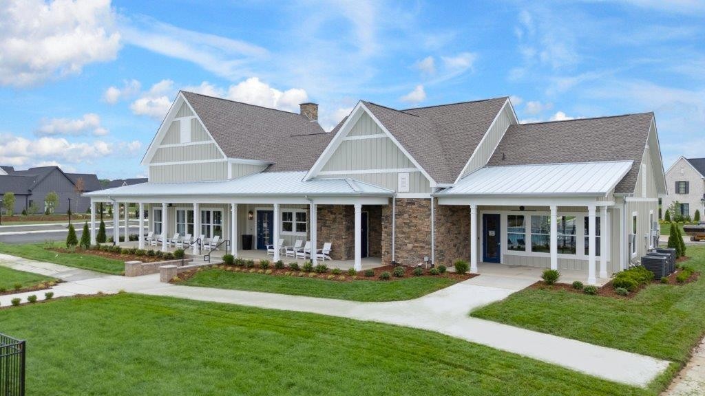 8038 Whitcroft Dr