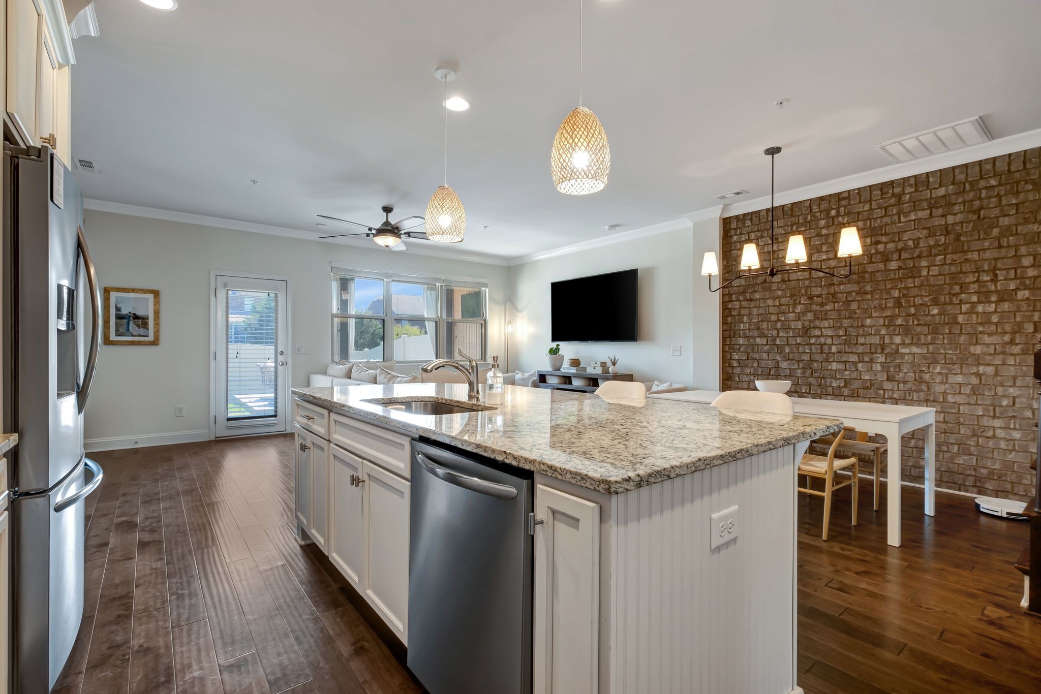 1440 Channing Dr