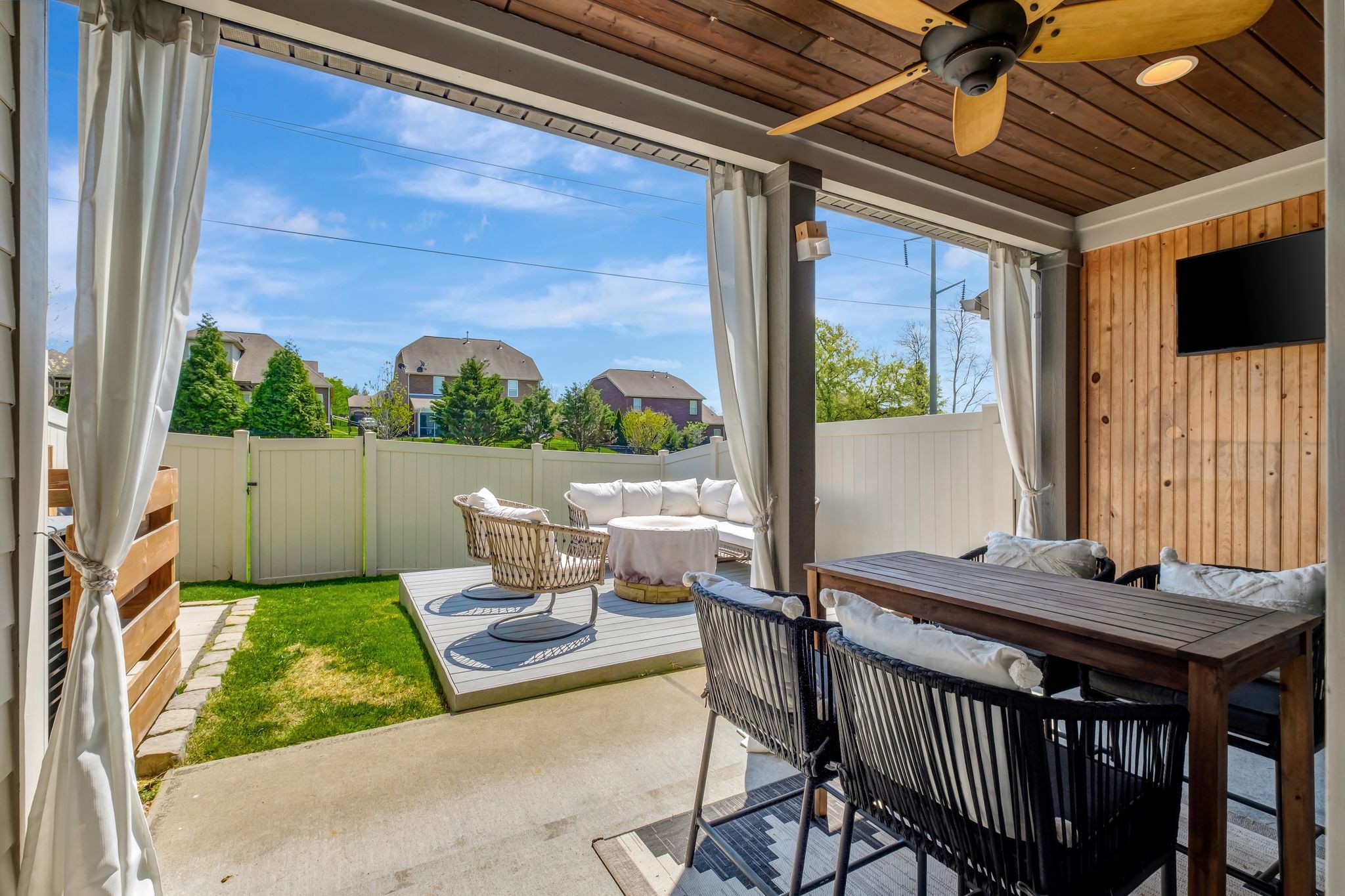 1440 Channing Dr
