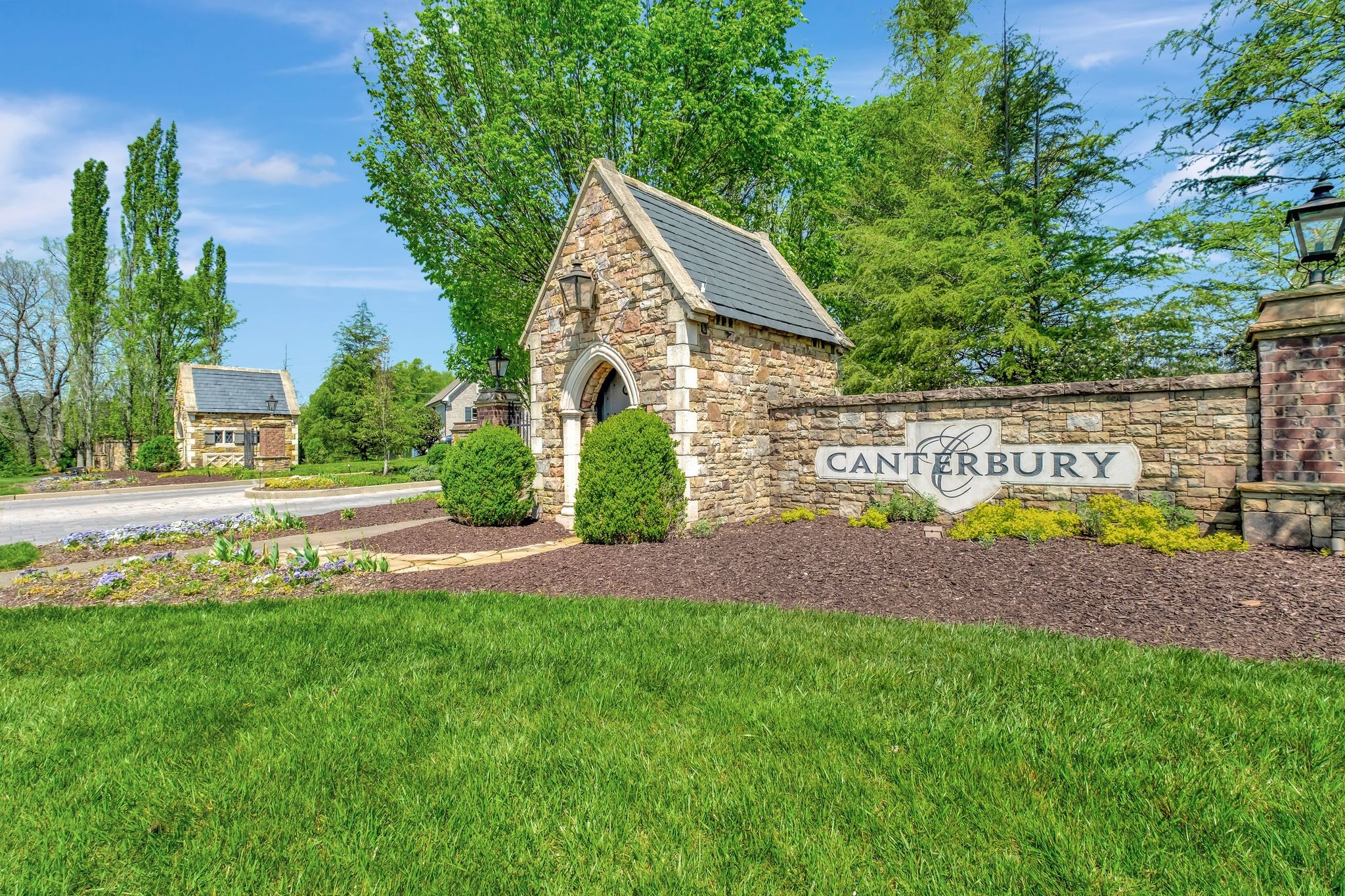 1440 Channing Dr