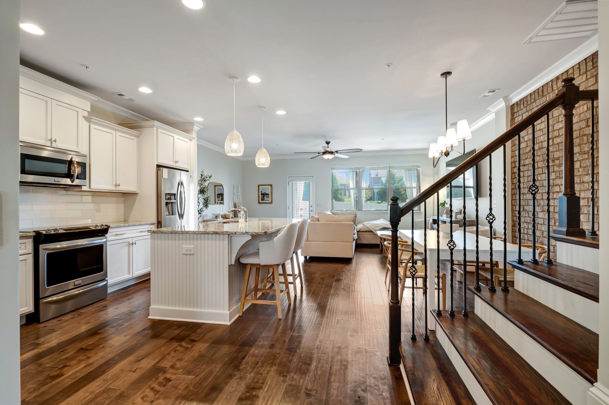 1440 Channing Dr