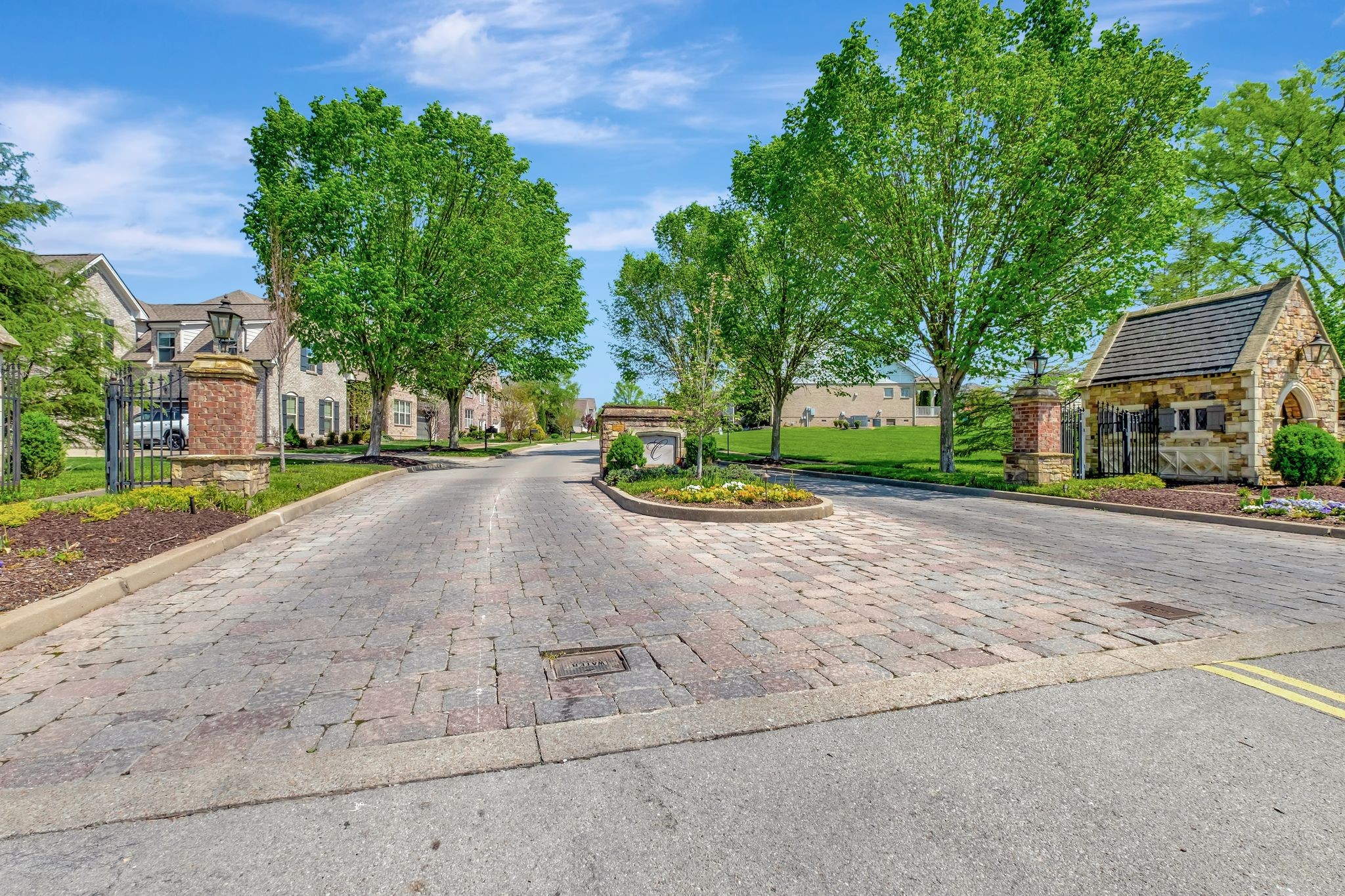 1440 Channing Dr