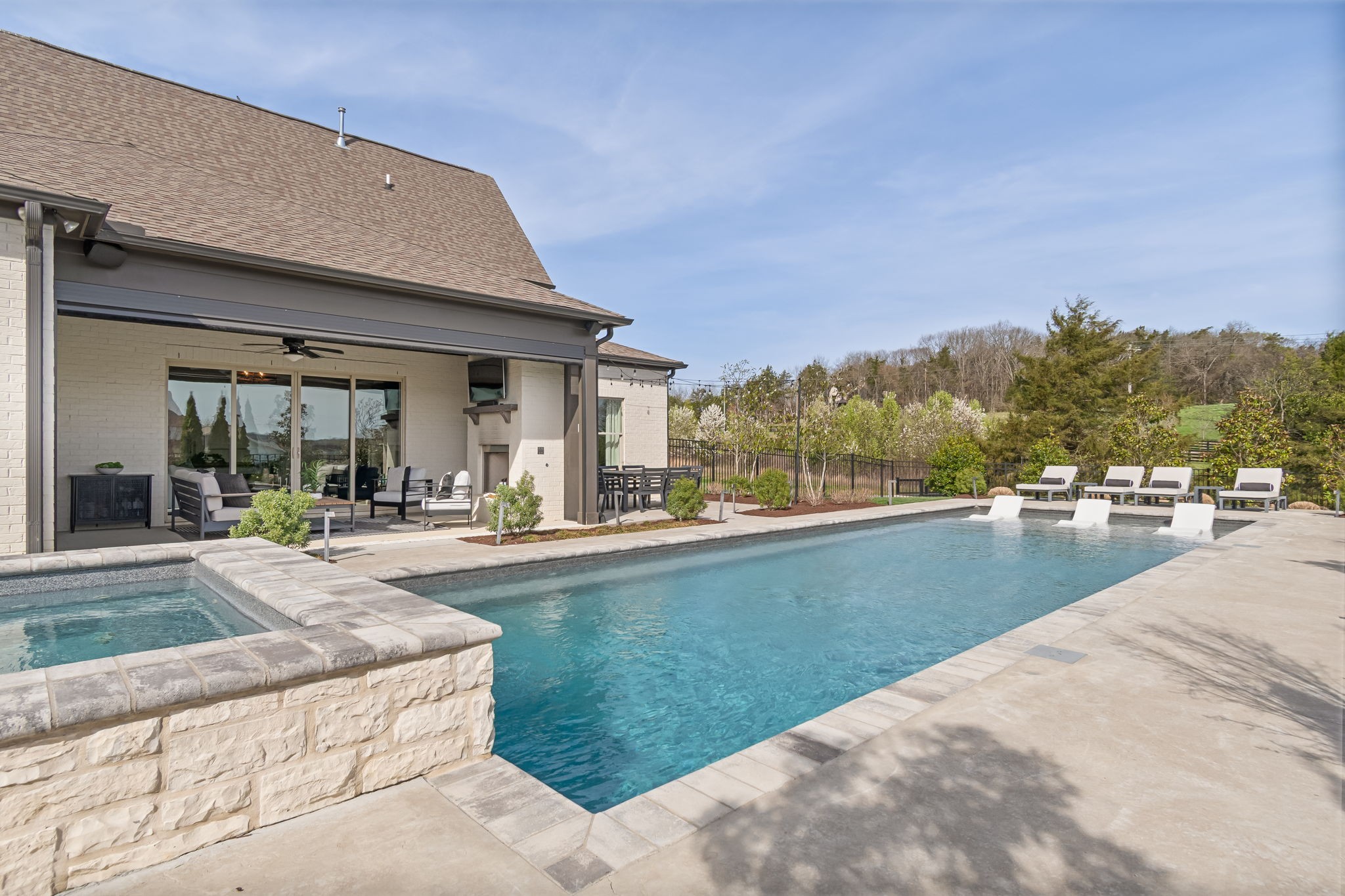 6838 Chatterton Dr