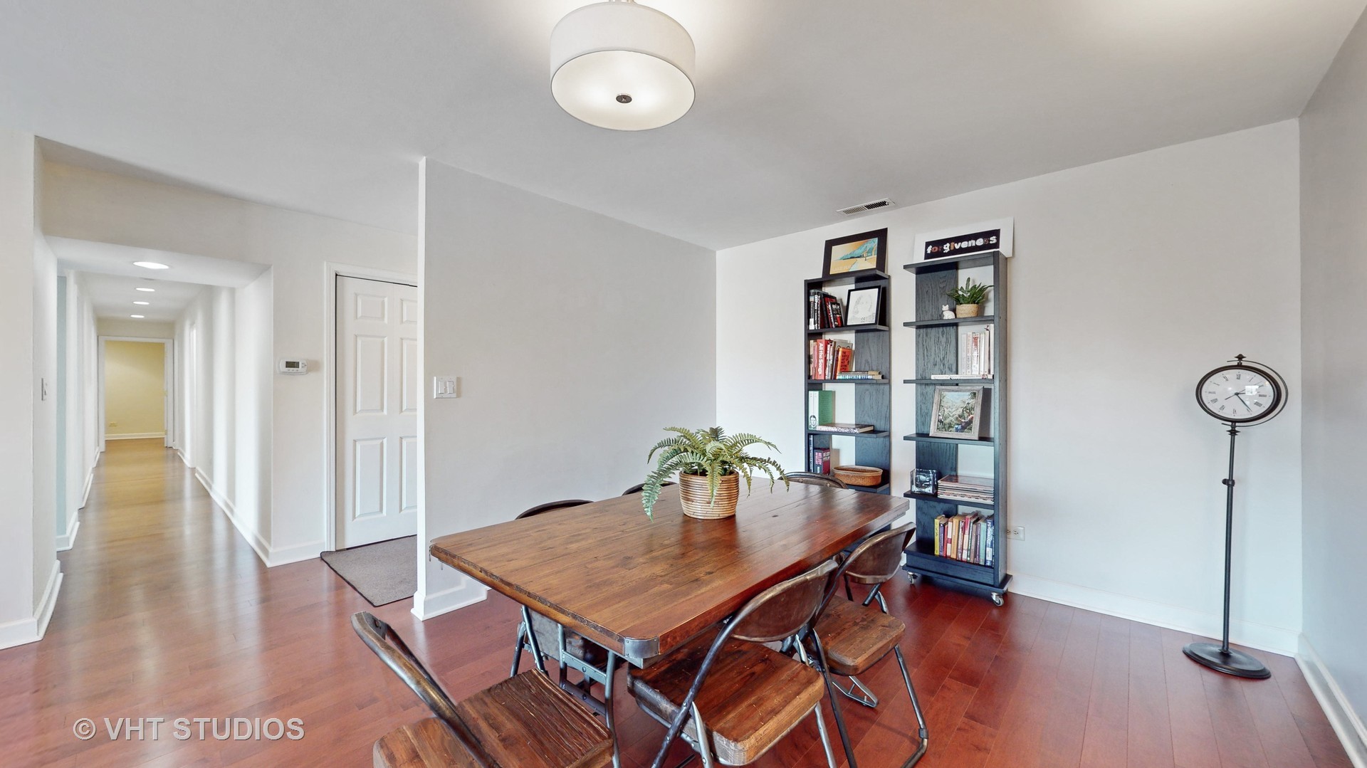 1230 N Western Avenue Unit: 201