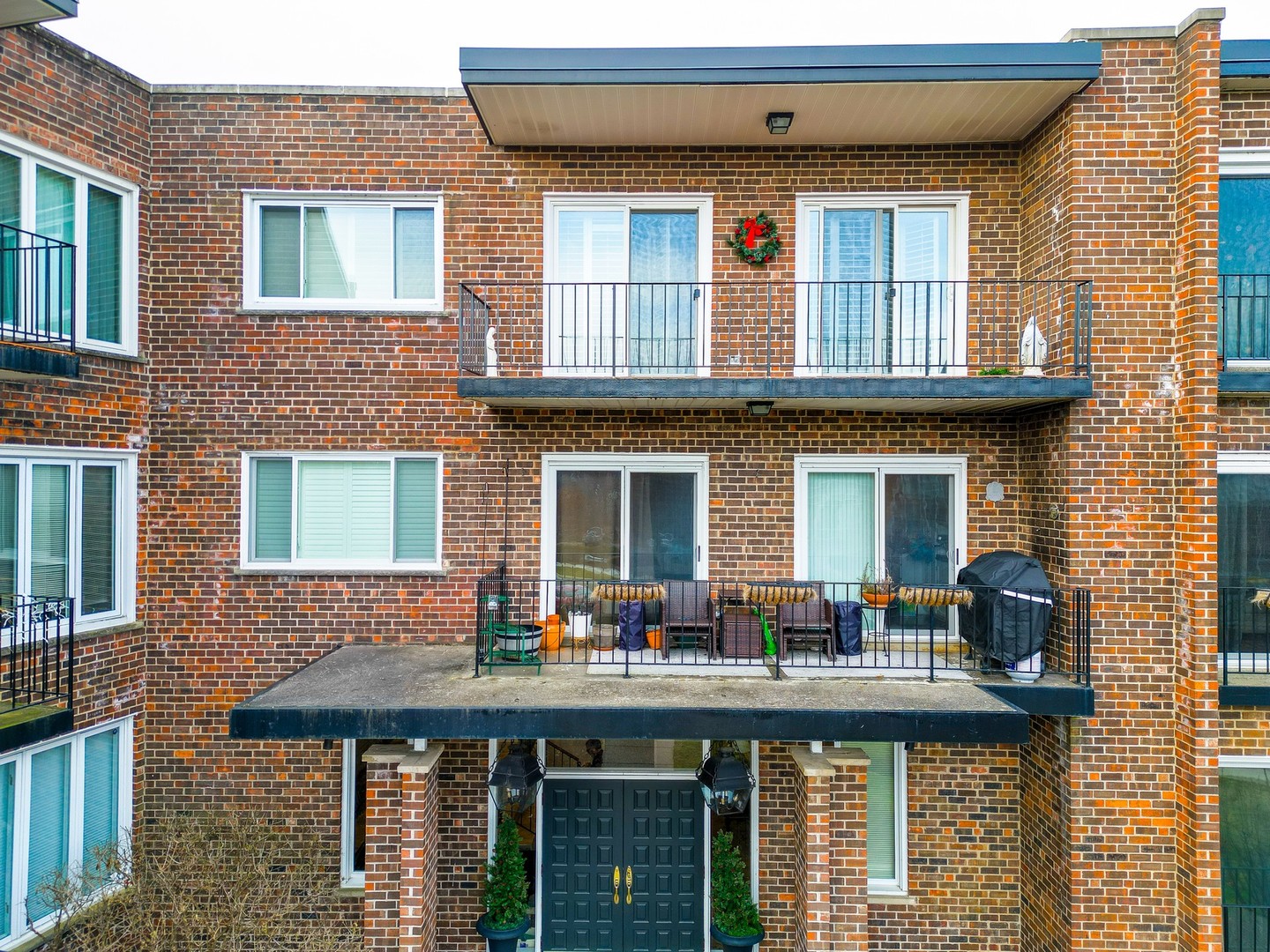 1230 N Western Avenue Unit: 201