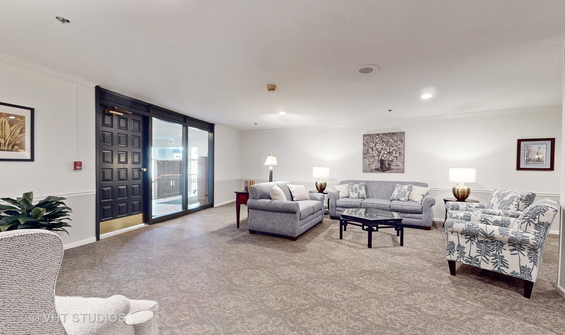 1230 N Western Avenue Unit: 201