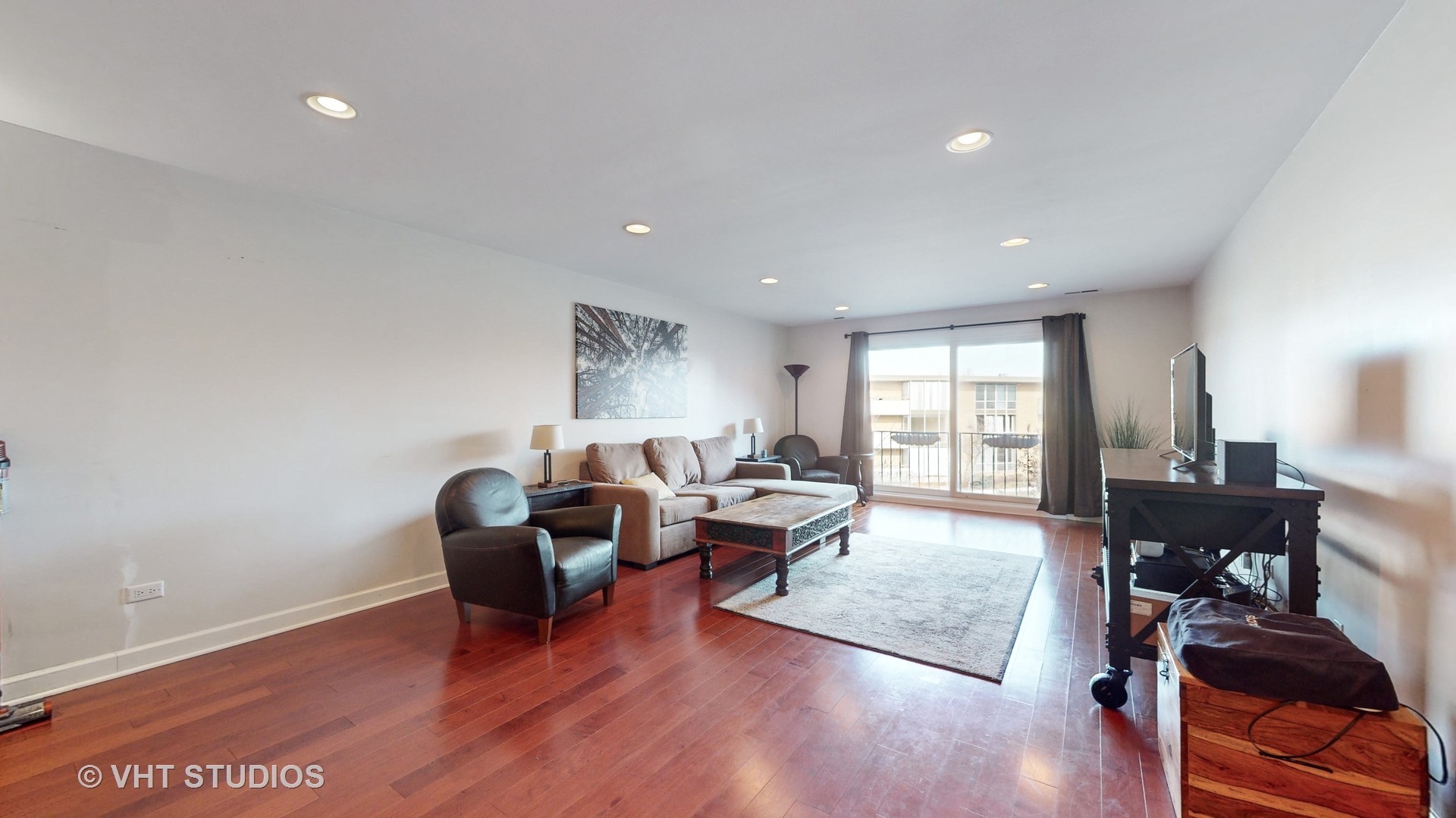 1230 N Western Avenue Unit: 201
