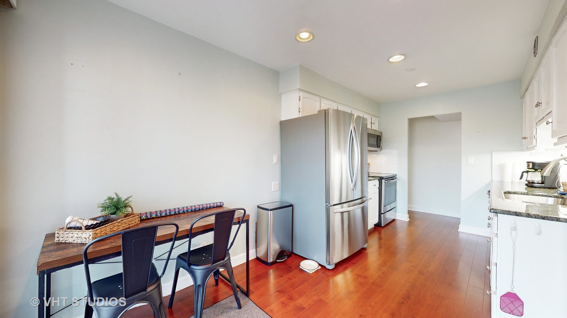 1230 N Western Avenue Unit: 201