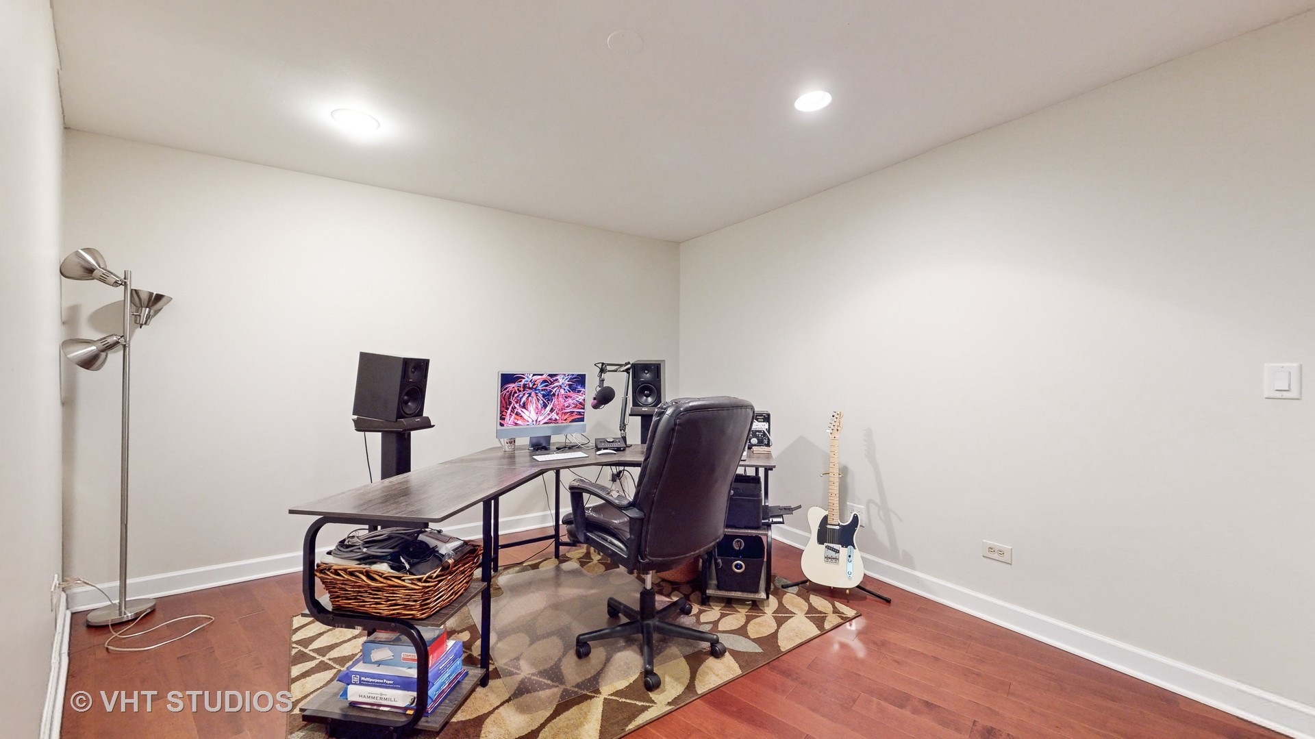 1230 N Western Avenue Unit: 201