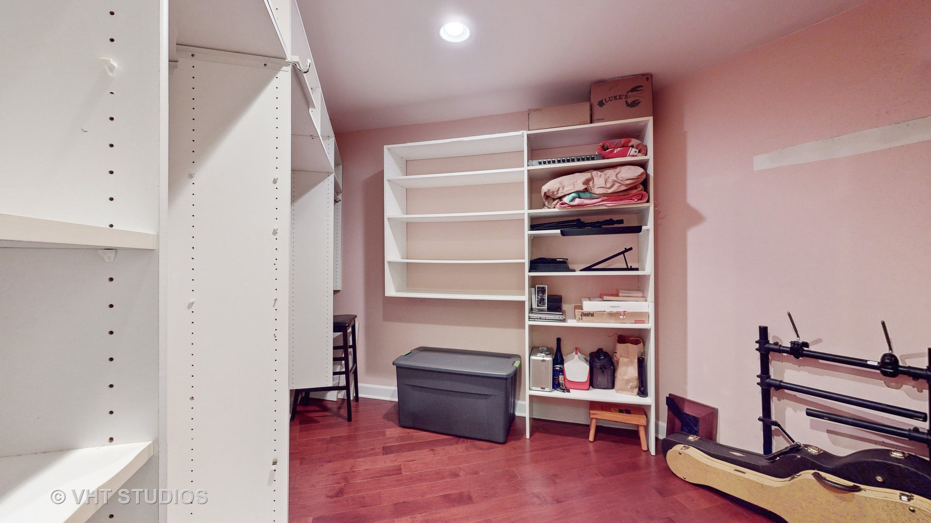 1230 N Western Avenue Unit: 201