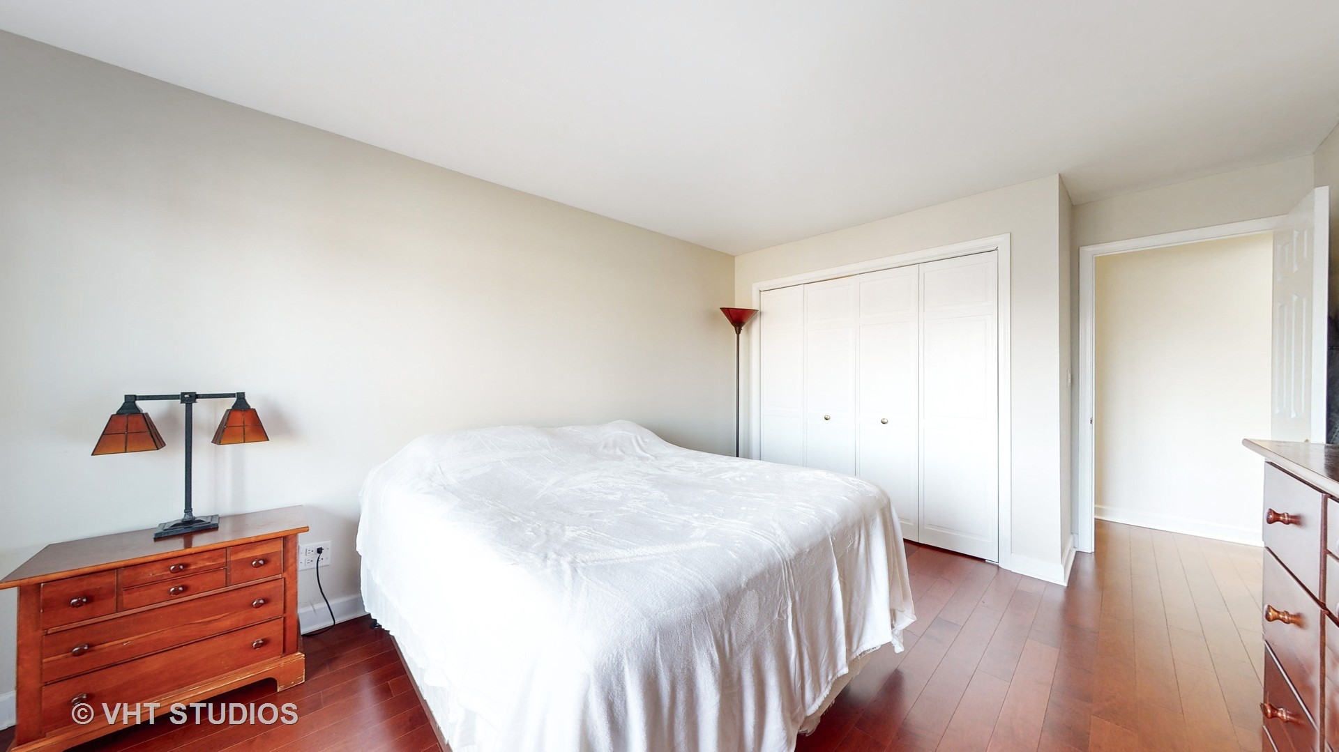 1230 N Western Avenue Unit: 201