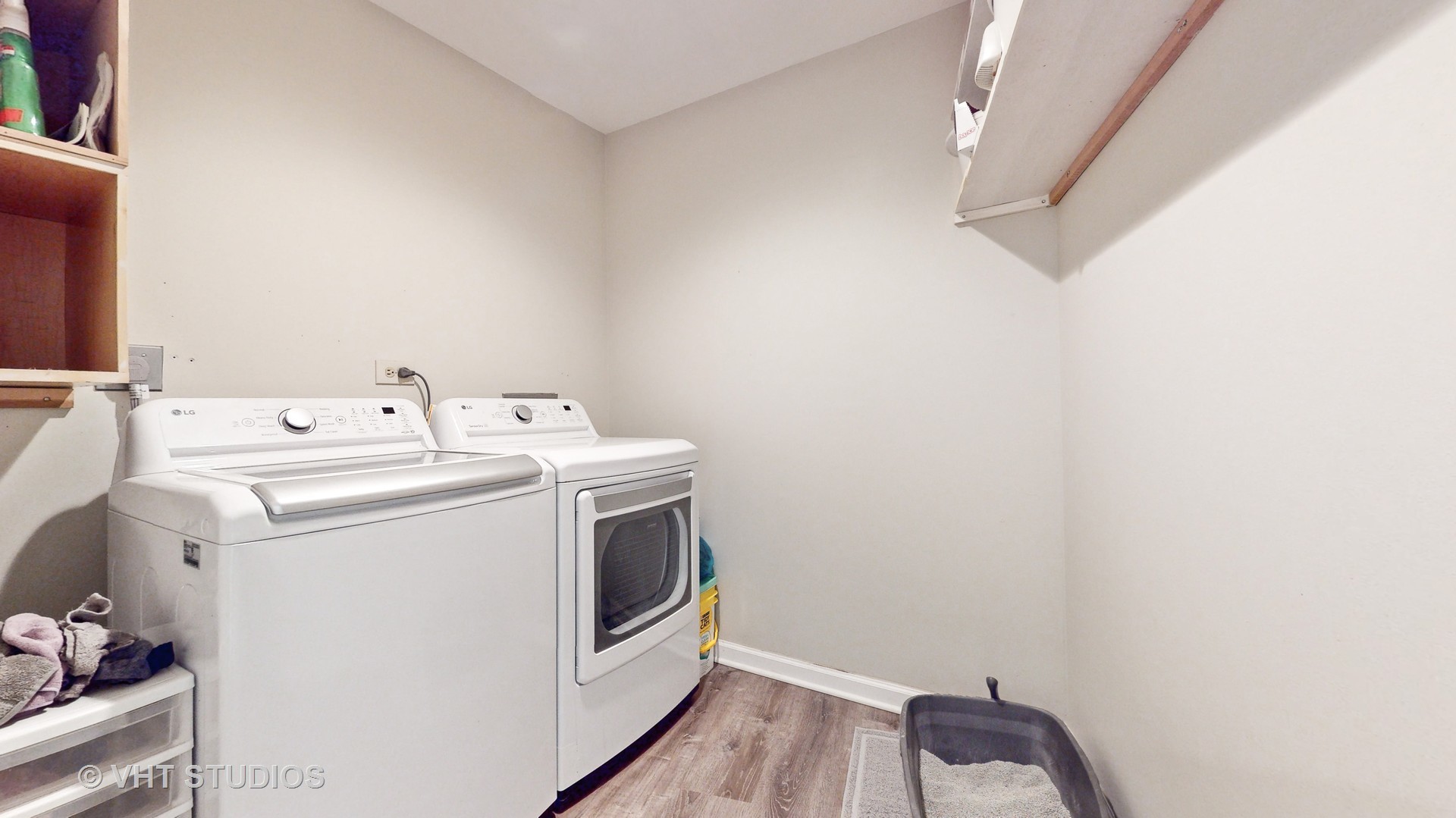 1230 N Western Avenue Unit: 201